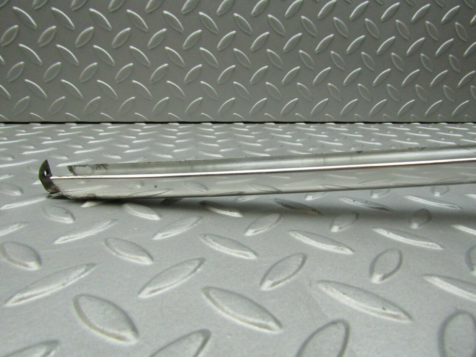 3322 Mercedes-Benz W115 220D Rear Right Chrome Window Chanel