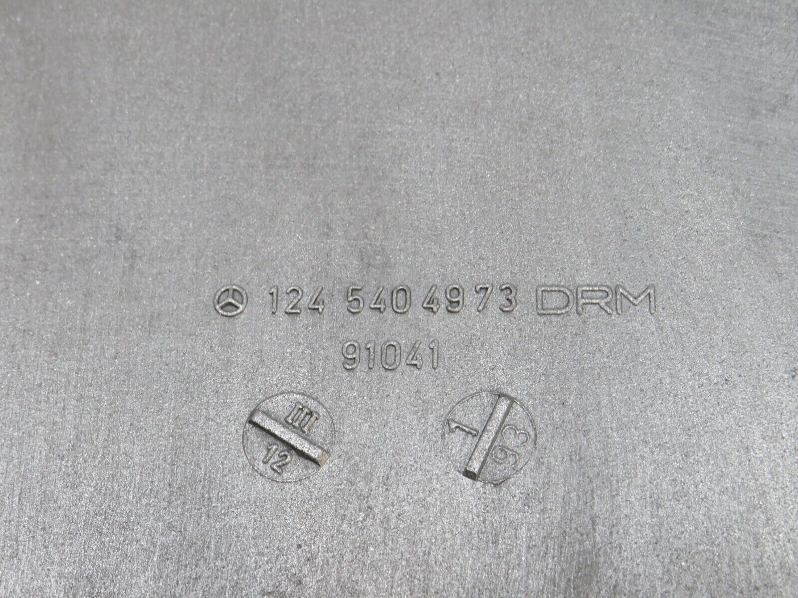 26686 Mercedes-Benz C124 220CE Engine Control Unit Tray Bracket 1245404973