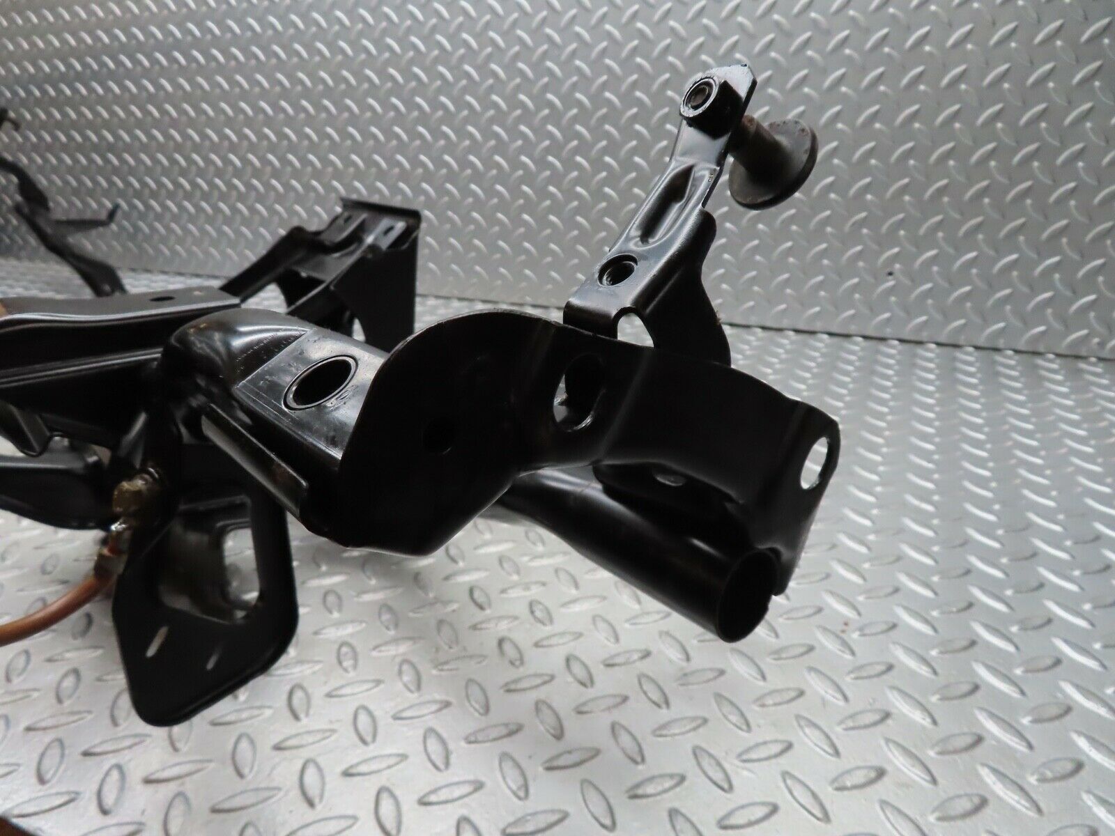 19606 Mercedes-Benz C140 CL420 Coupe Dashboard Bracket