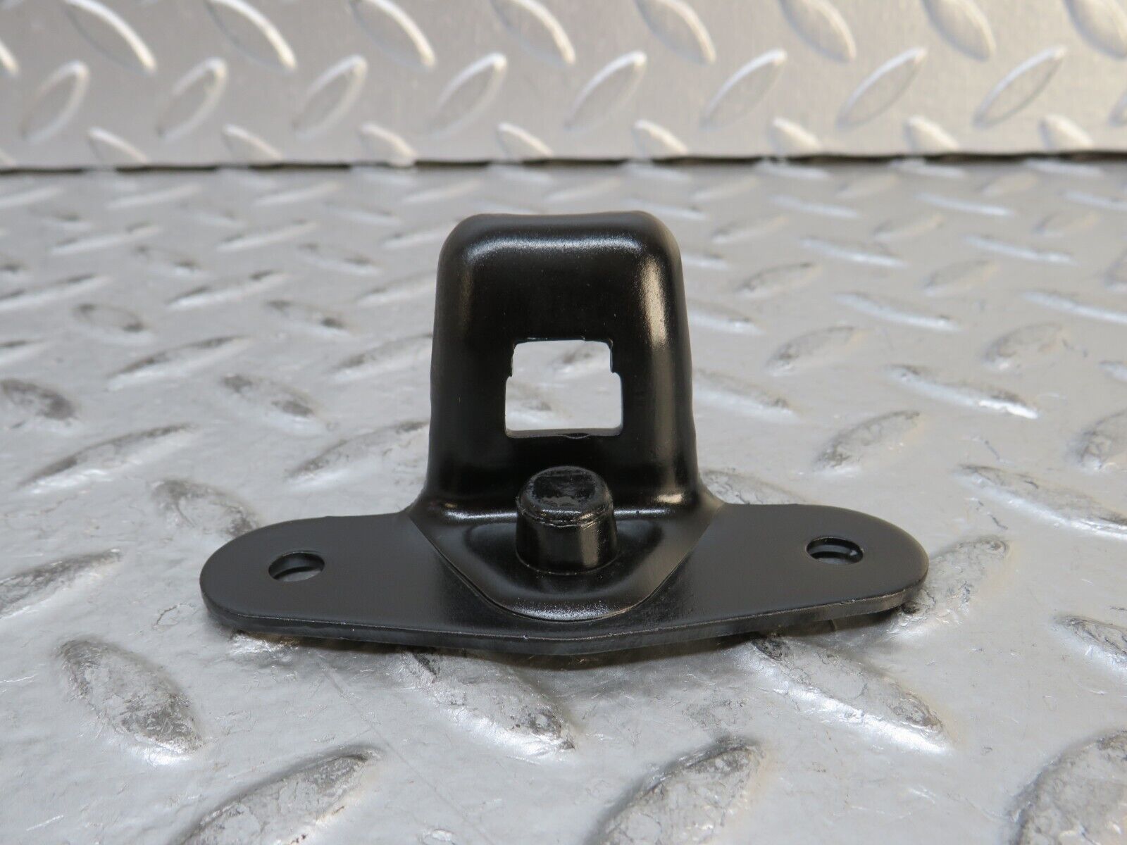 28797 Mercedes-Benz W123 230E Trunk Lock Latch 1237580150