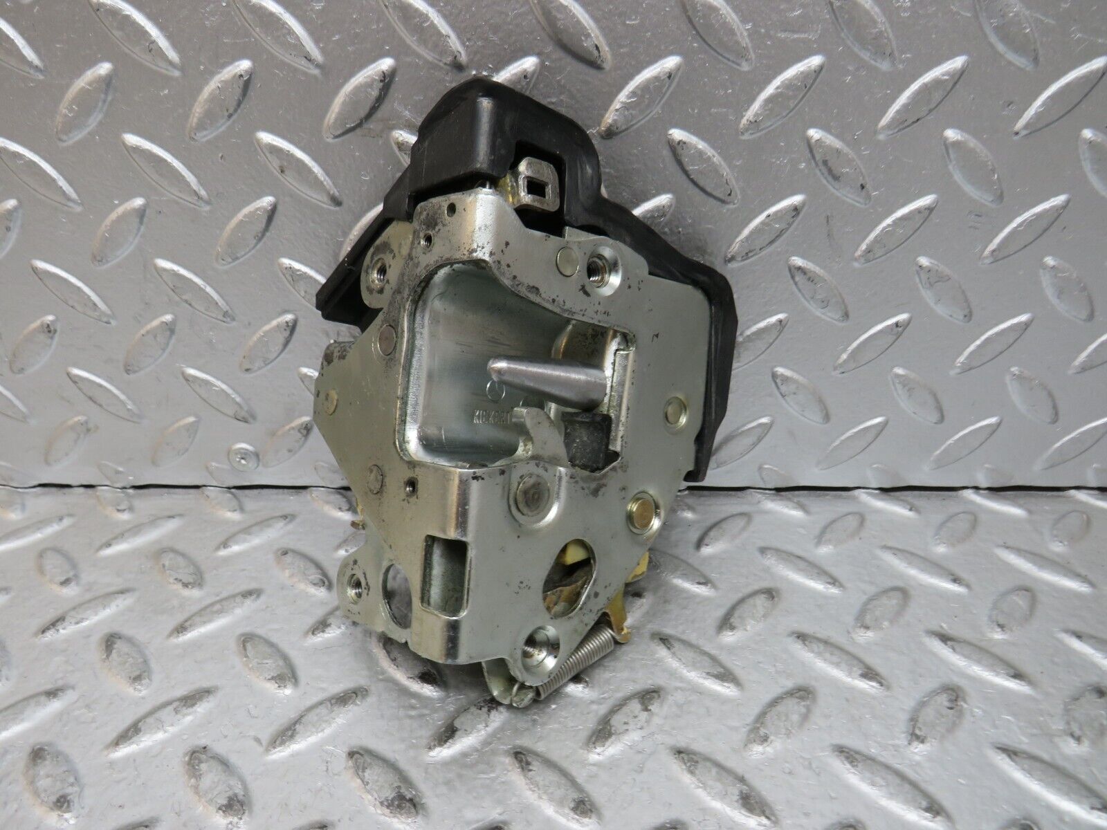 28741 Mercedes-Benz W123 230E Rear Right Door Lock Mechanism 1237230208