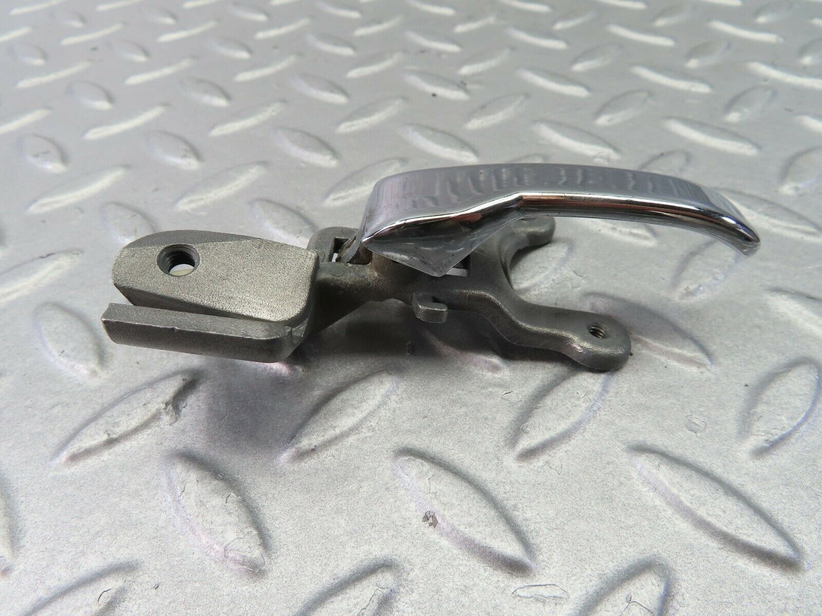 7917 Mercedes-Benz W115 220D Right Interior Door Handle Chrome 1157660219