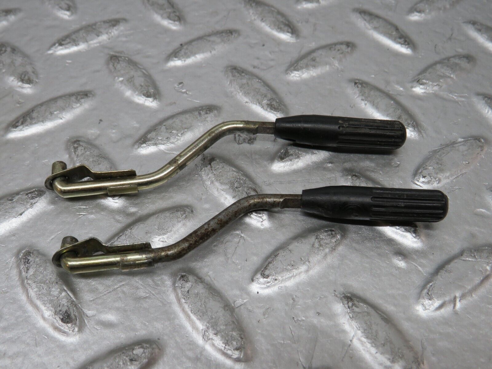 26978 Mercedes-Benz W123 240D Front Door Lock Knob Pair