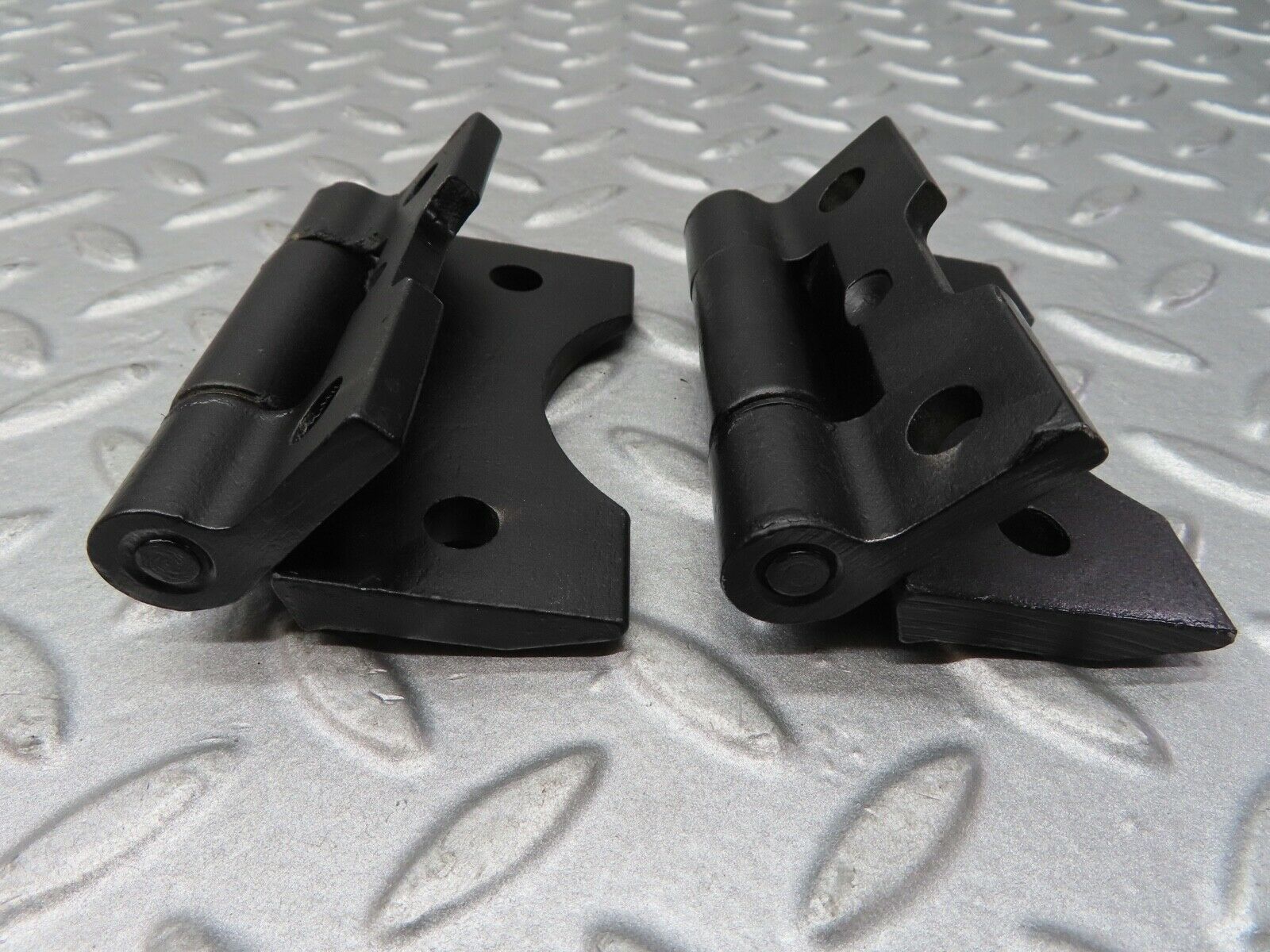 17008 Mercedes-Benz C123 280CE Coupe Door Hinges Pair 1237200037