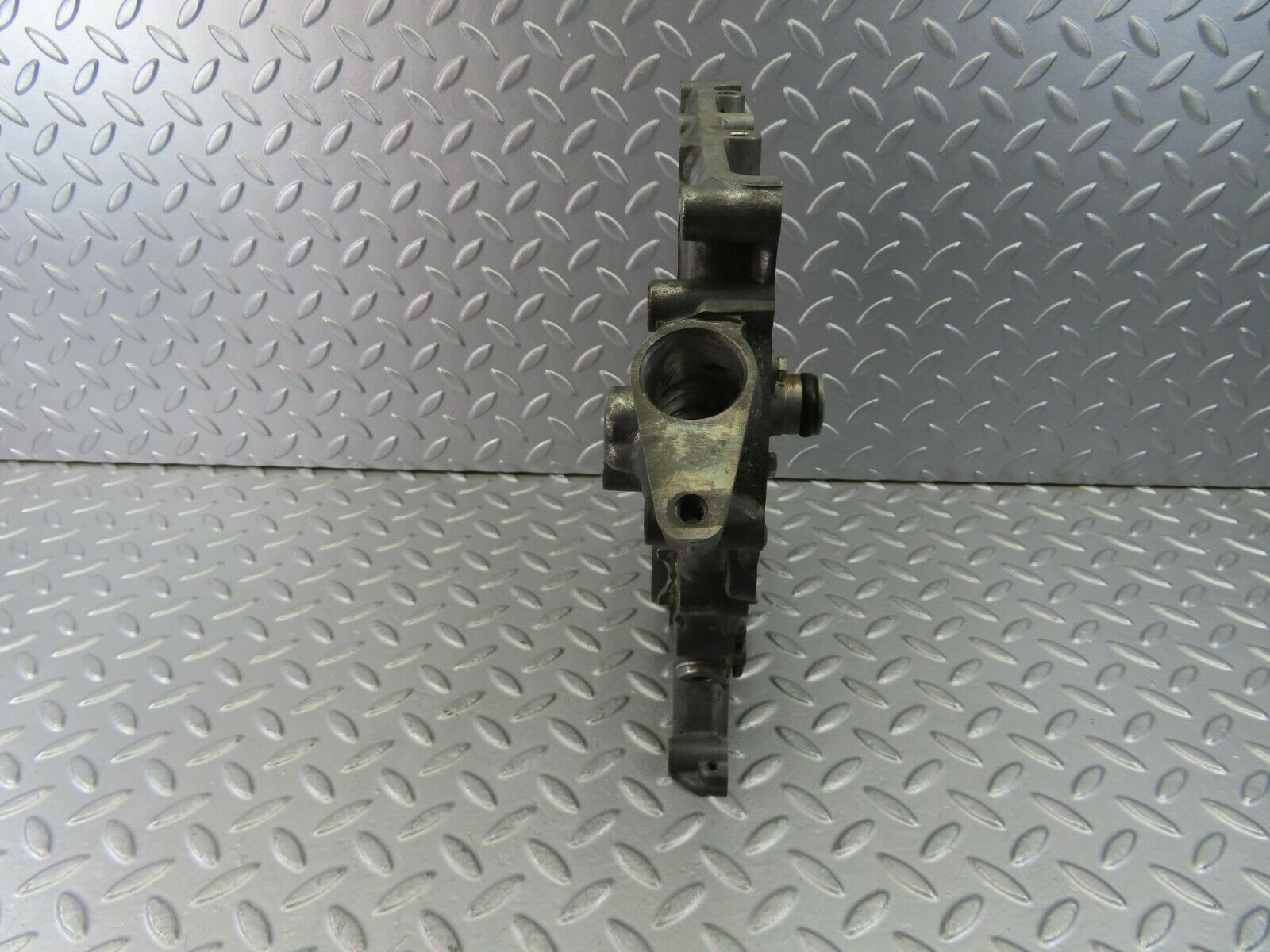 10138 Mercedes-Benz C123 230CE Coupe Engine Timing - Oil Pump Cover 1020150001