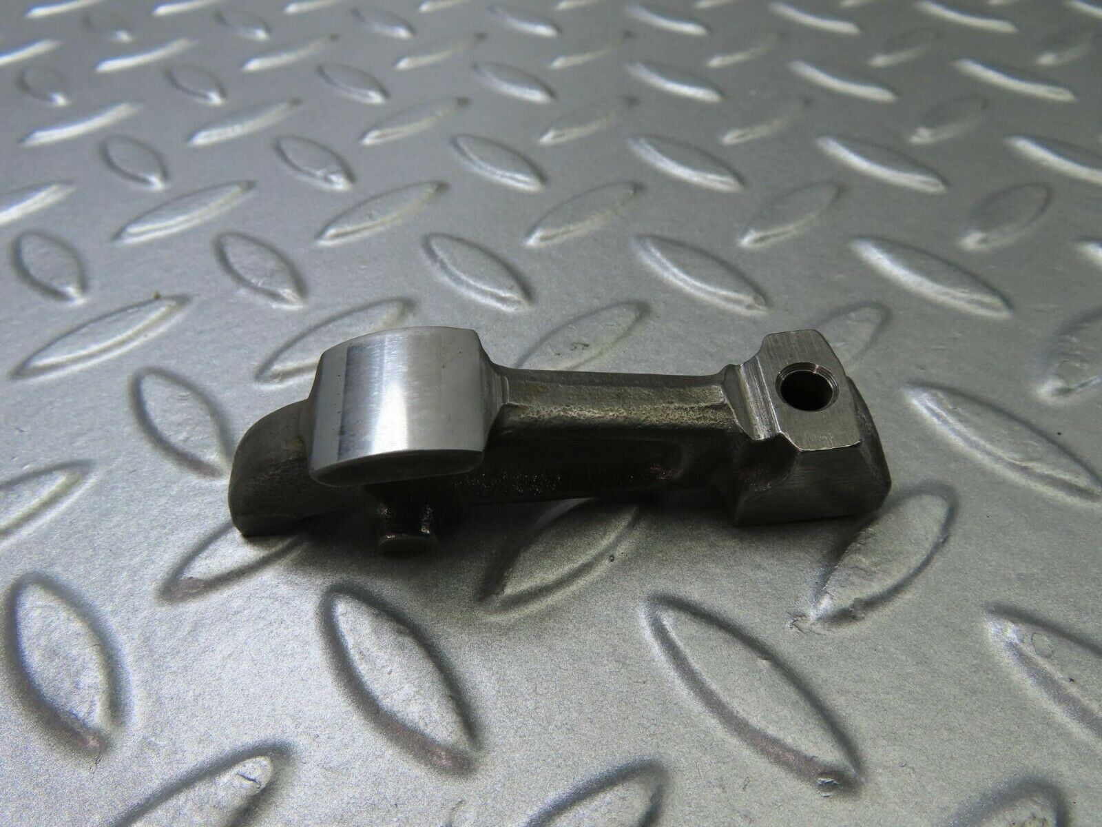 9135 Mercedes-Benz W108 Valve Rocker Arm With Retaining Spring