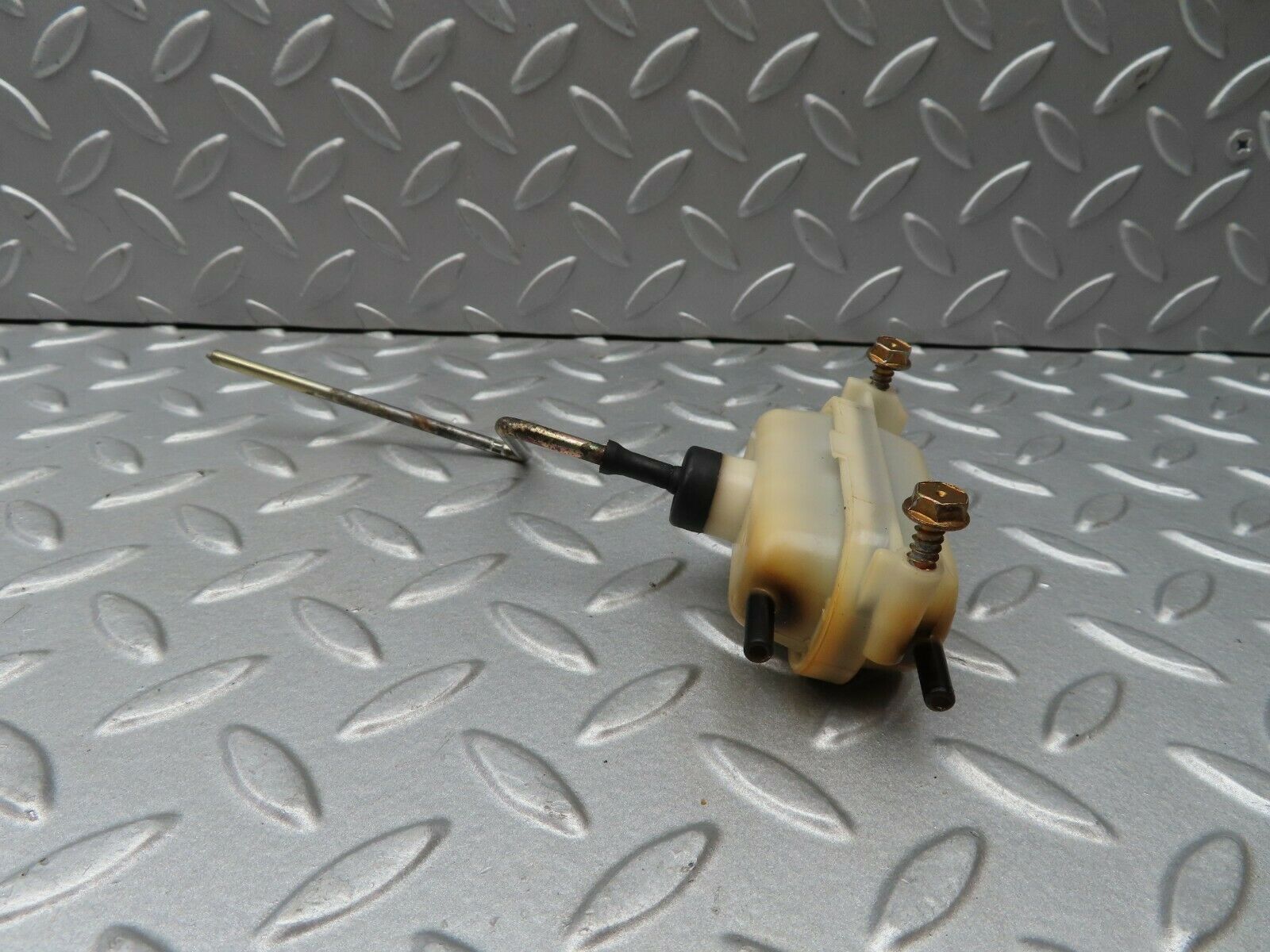 4021 Mercedes-Benz W123 230E Fuel Filler Door Lock Actuator