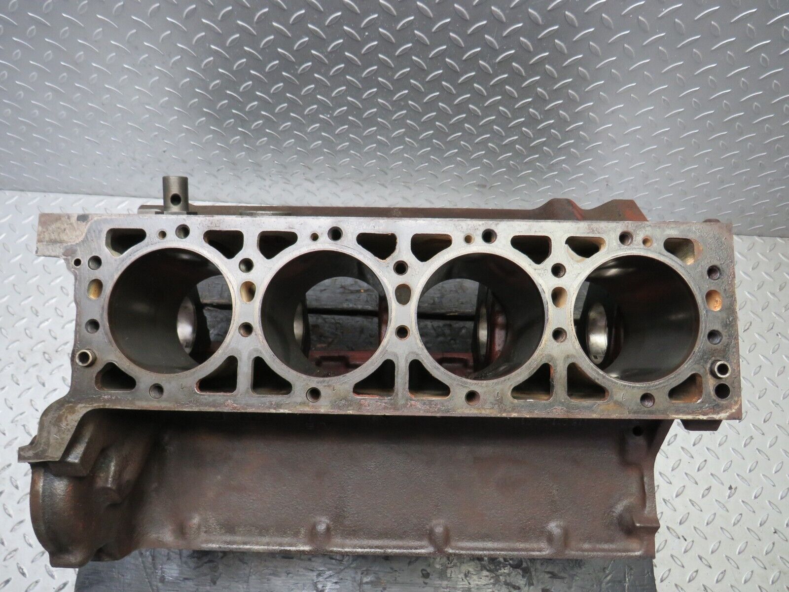 37675 Mercedes-Benz W109 300SE Engine Block M116.981 1160110601