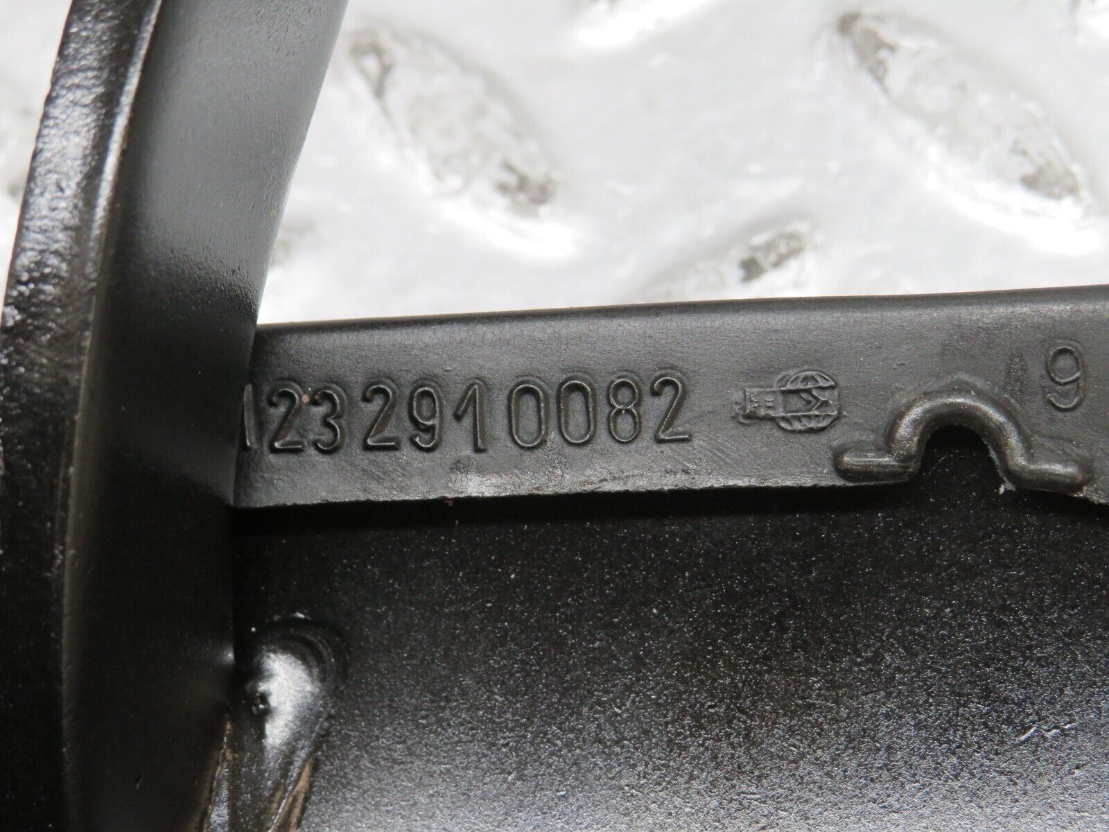 32136 Mercedes-Benz W123 230E Brake Pedal With Rubber 1232910082