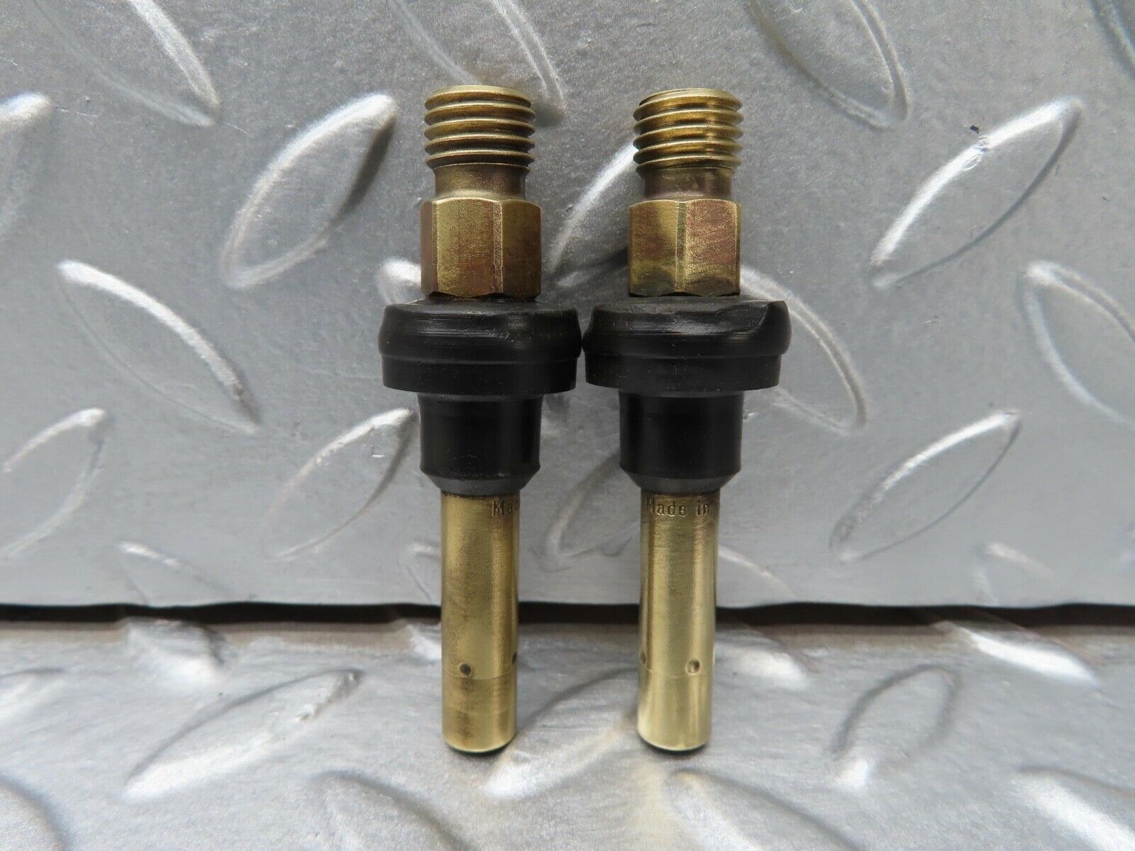 15939 Mercedes-Benz W123 280E 2x Fuel Injectors Bosch 0437502010