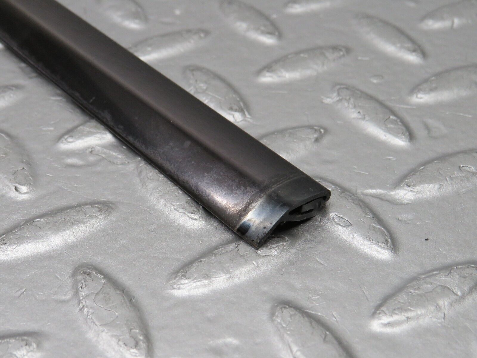 38524 Mercedes-Benz R129 280SL Coupe Left Door Window Moulding Trim