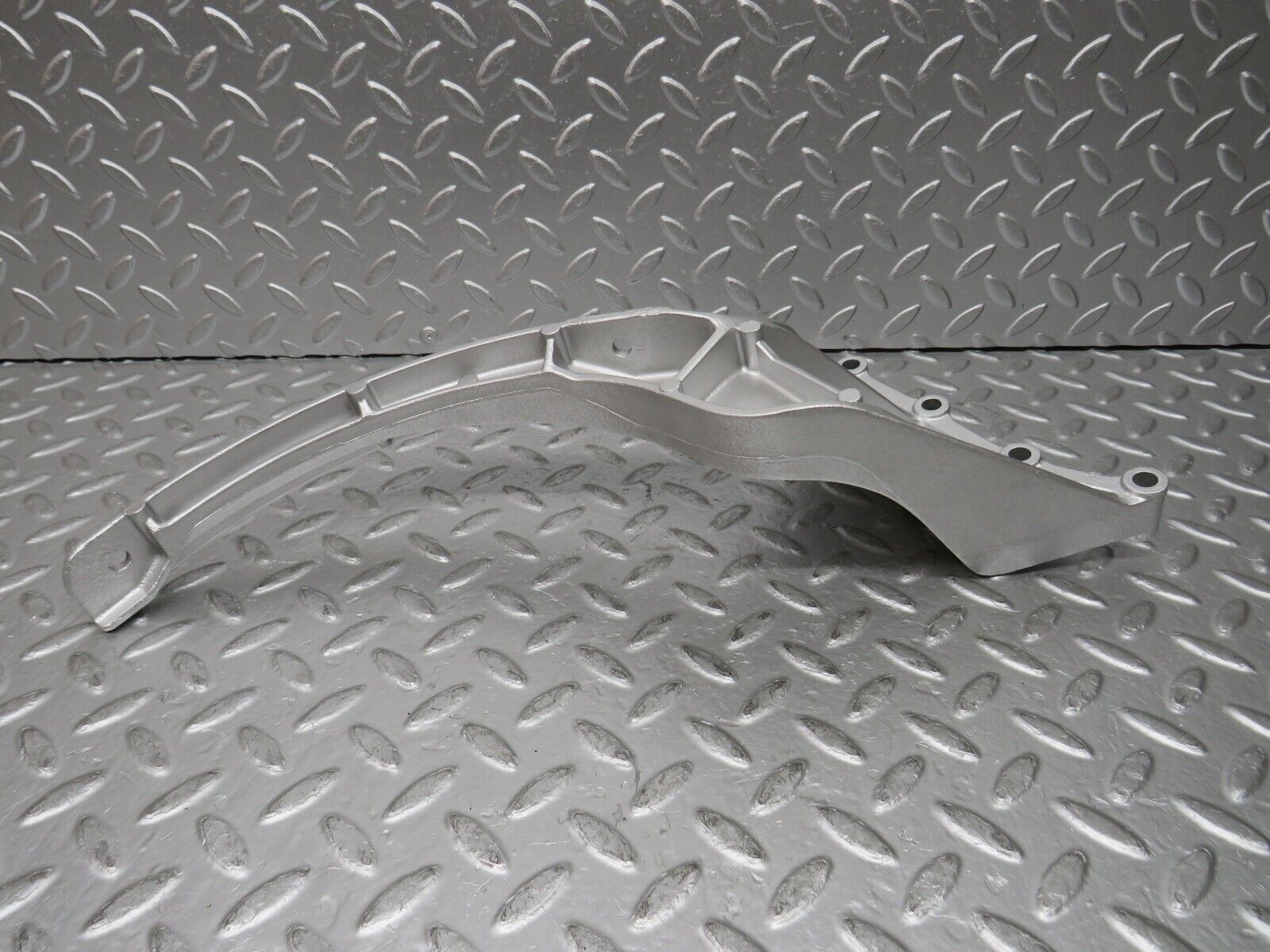 30146 Porsche 924 Exhaust Rear Silencer Bracket 477253243