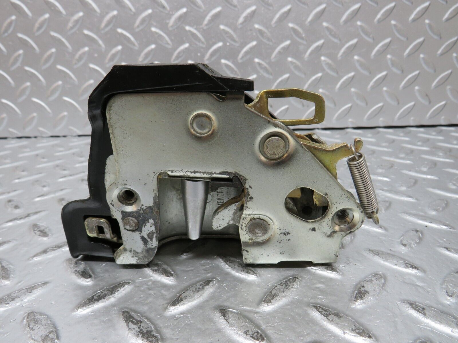 32143 Mercedes-Benz W123 230E Rear Right Door Lock Mechanism 1237330208