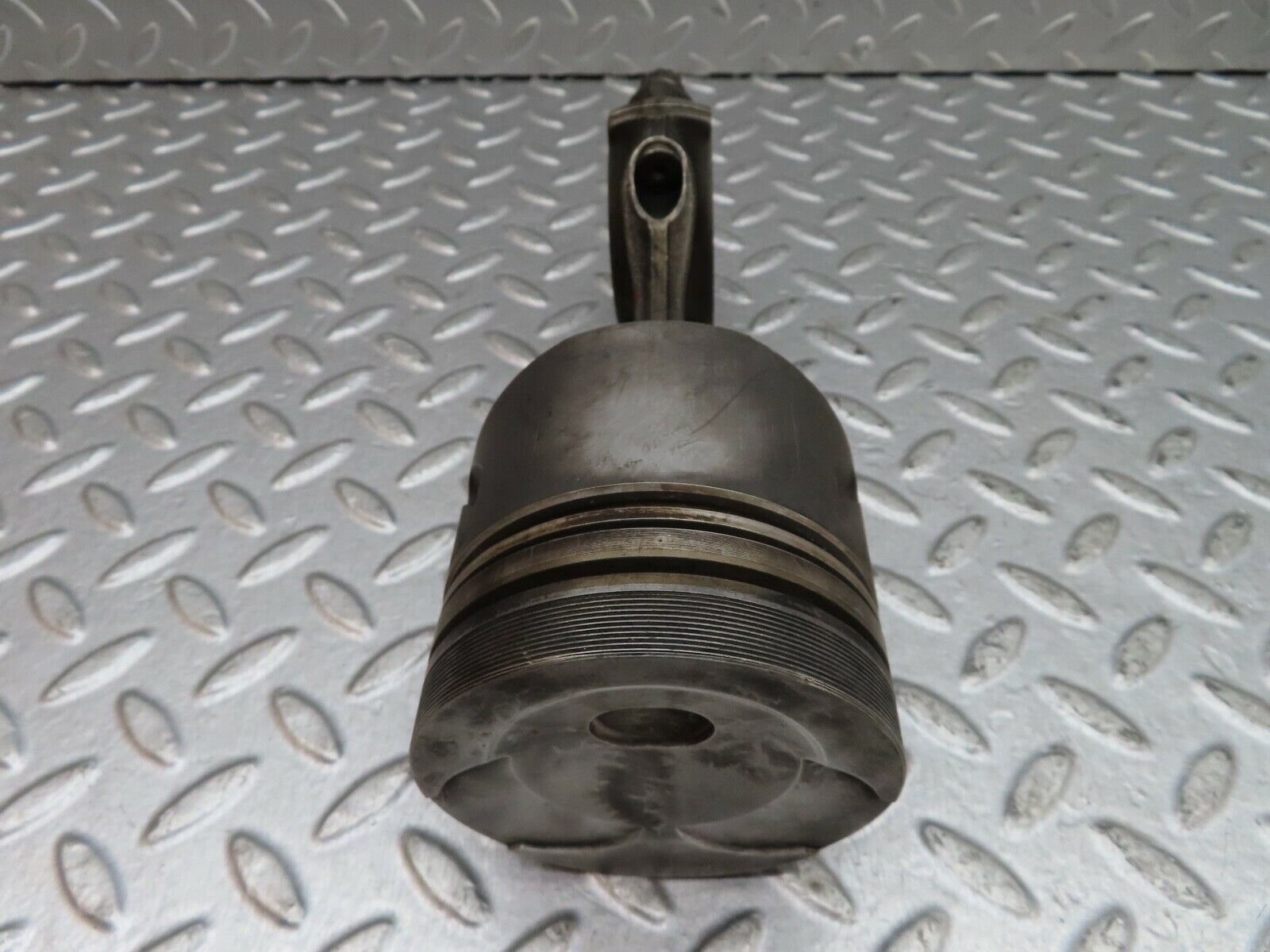 19199 Mercedes-Benz W123 300D Piston With Connecting Rod 91.48 mm