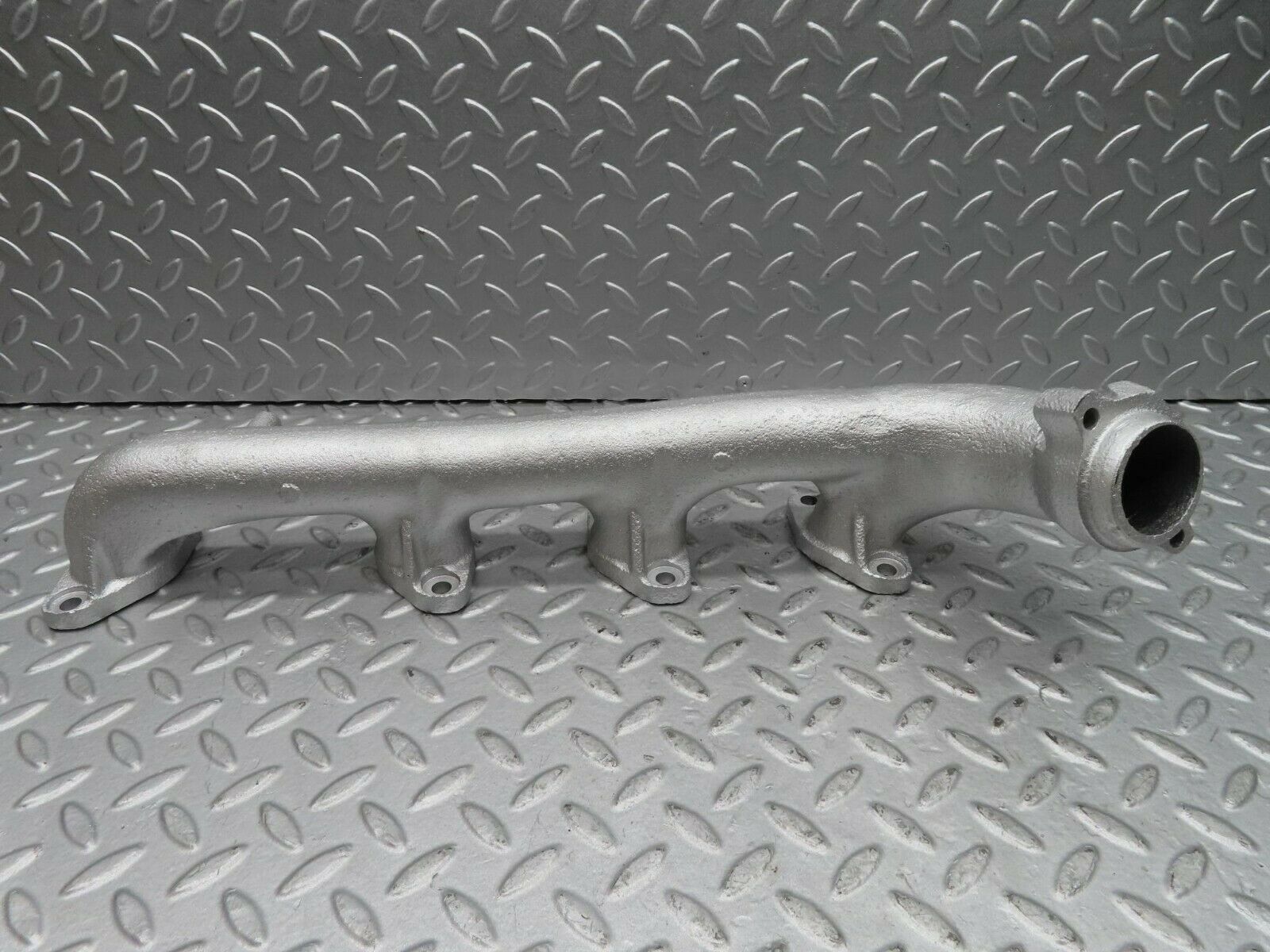 16676 Mercedes-Benz C107 380SLC Exhaust Manifold Left Side 1161423401