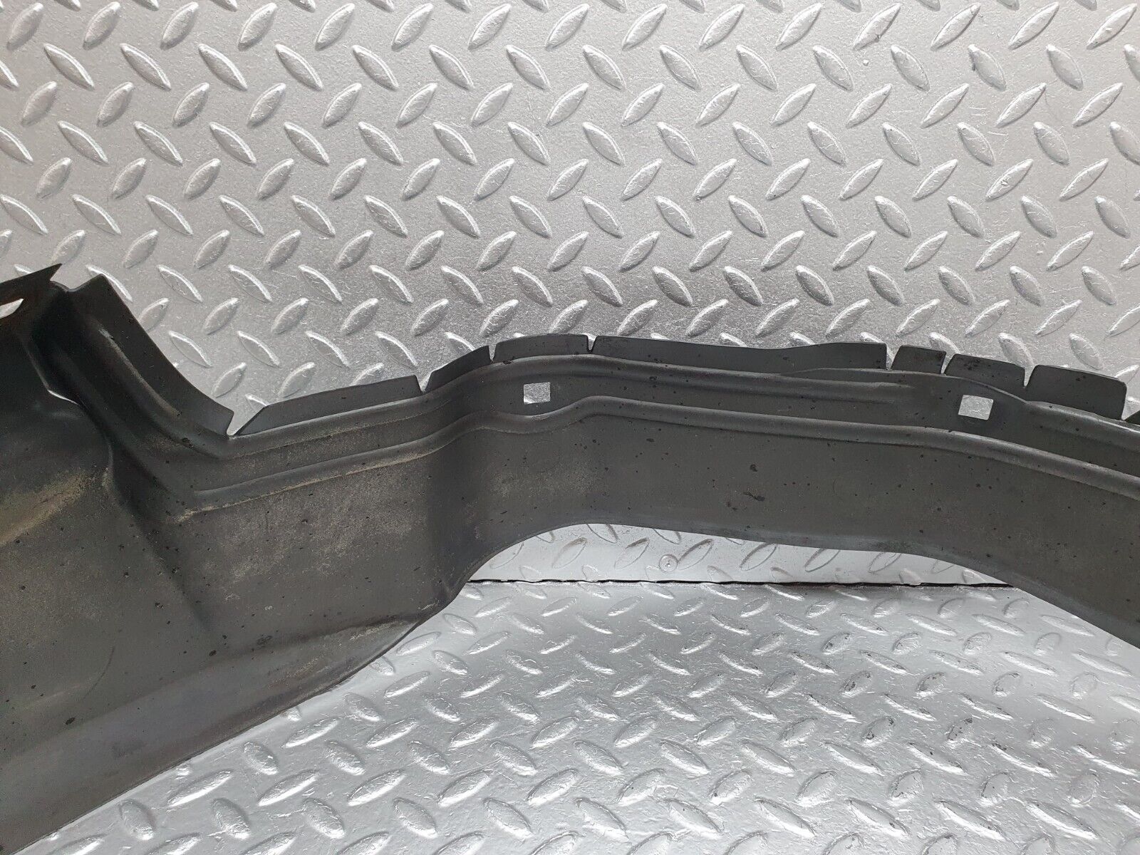 41565 Mercedes-Benz W124 200E Front Left Inner Fender Wing Splash Guard 1248840135