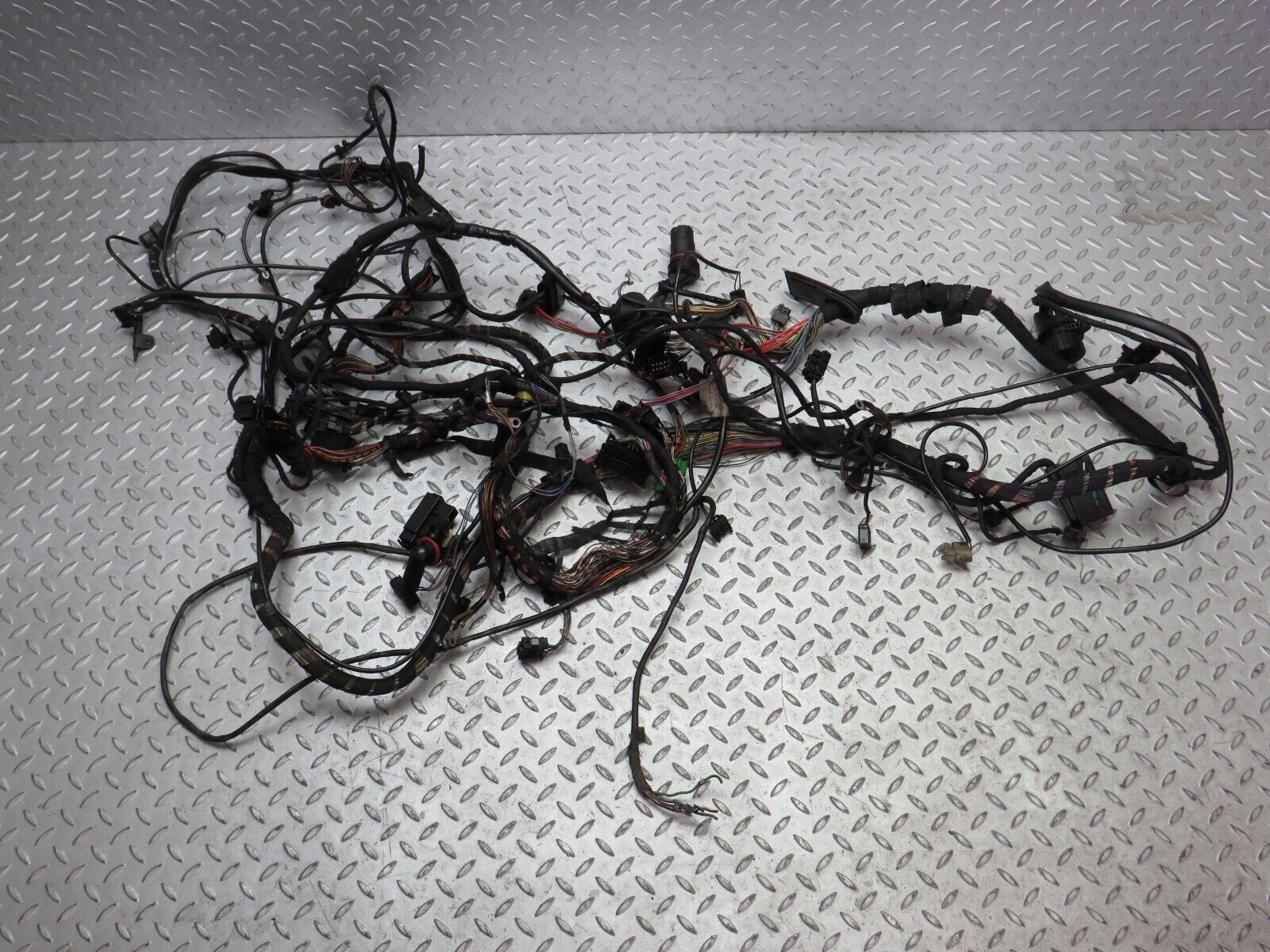 35687 Mercedes-Benz W210 320E Engine Wiring Harness 2105450481 0015409981