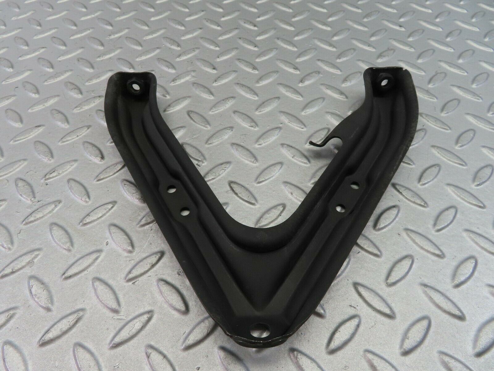 7768 Mercedes-Benz S123 230TE Wagon Air Intake Manifold Bracket