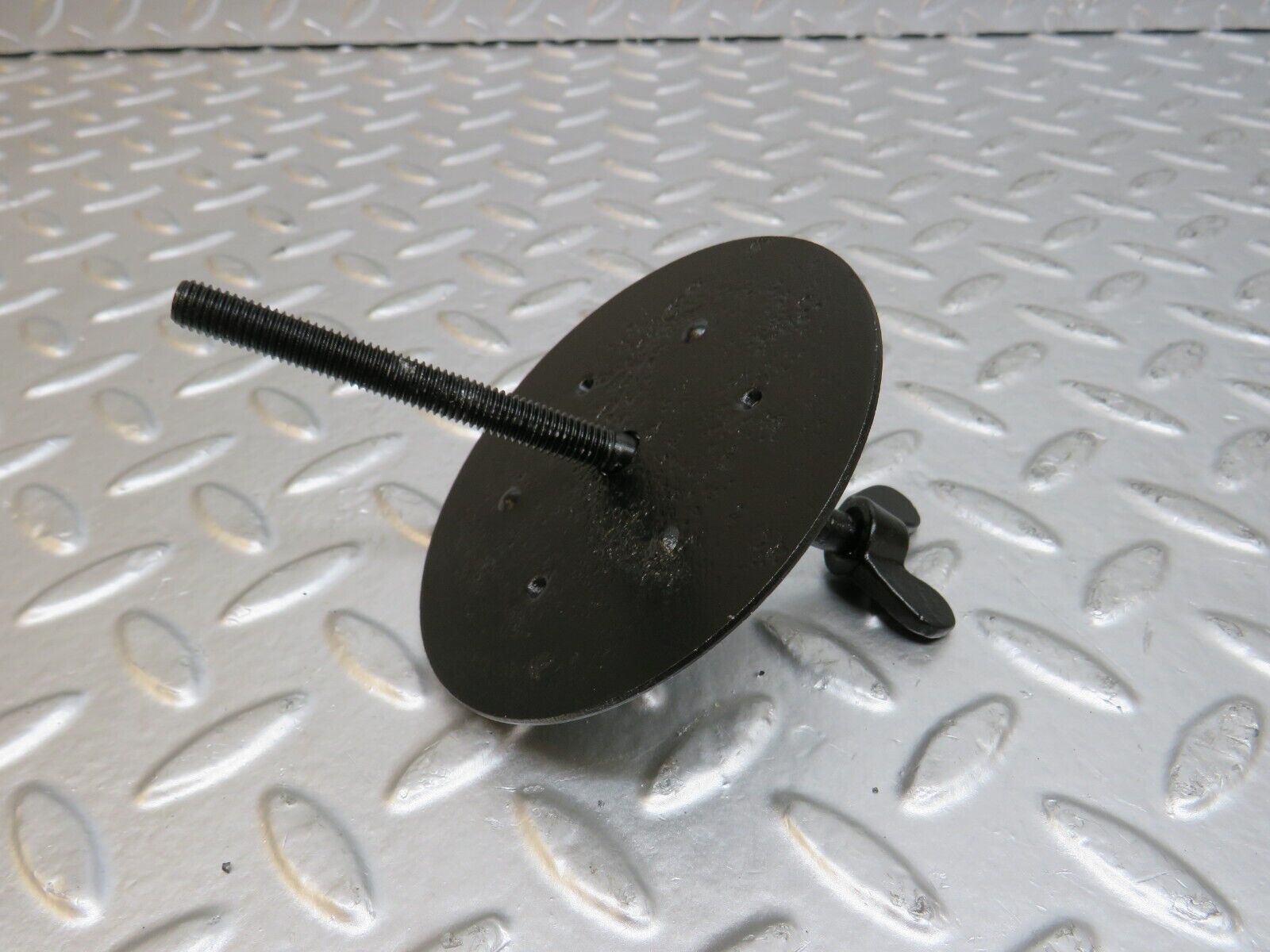 25429 Mercedes-Benz W123 200 Spare Wheel Holder