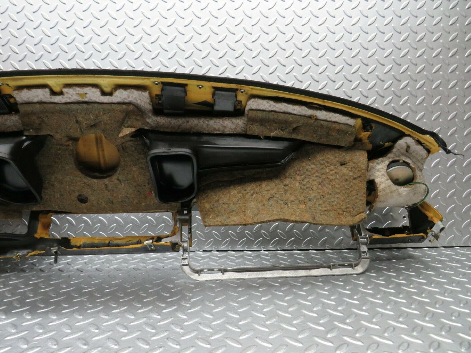 22381 Mercedes-Benz C124 E220 Coupe Dashboard Black