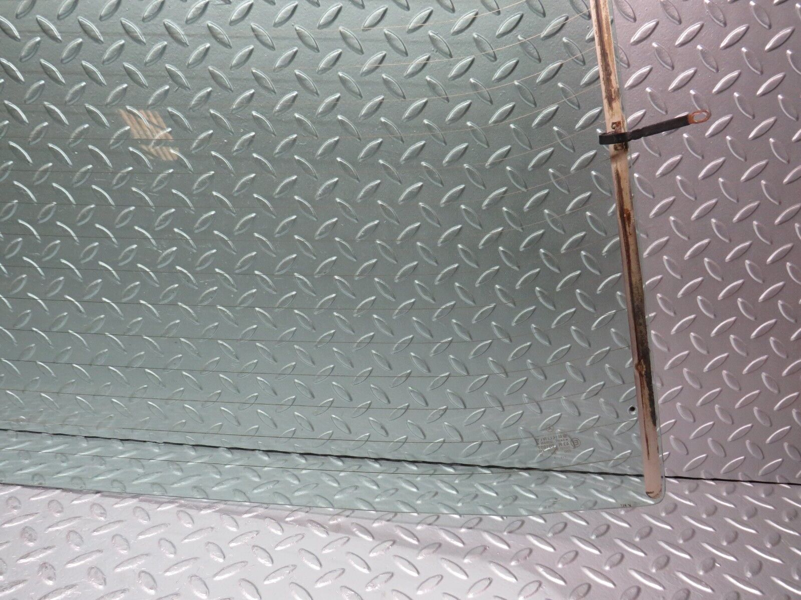 31746 Mercedes-Benz W201 190LE 1.8L Rear Heated Windscreen Glass