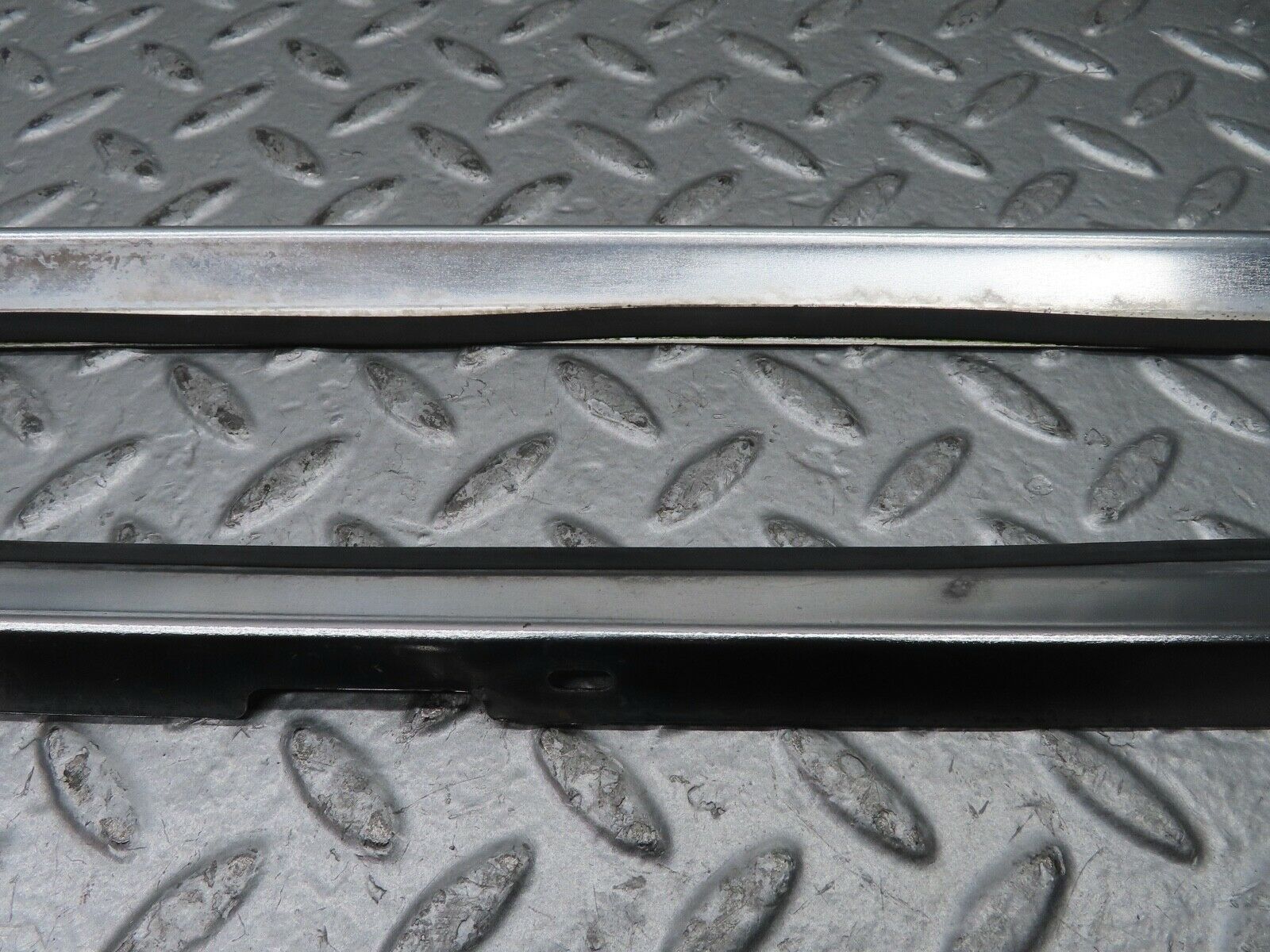 21686 Mercedes-Benz W126 300SE A Pillar Chrome Moulding Trim Pair