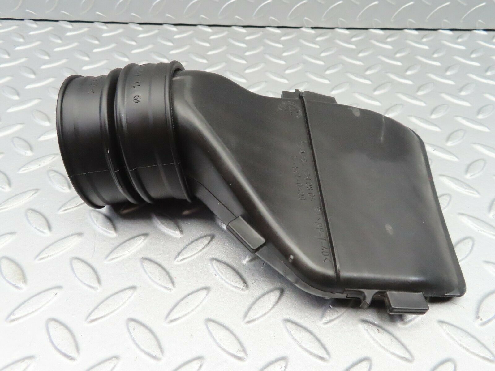 6570 Mercedes-Benz S124 E220 Wagon Air Intake Suction Pipe 1245280804