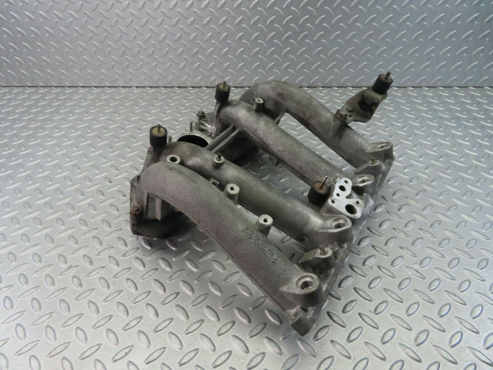 8683 Mercedes-Benz W123 Intake Manifold 1021410301