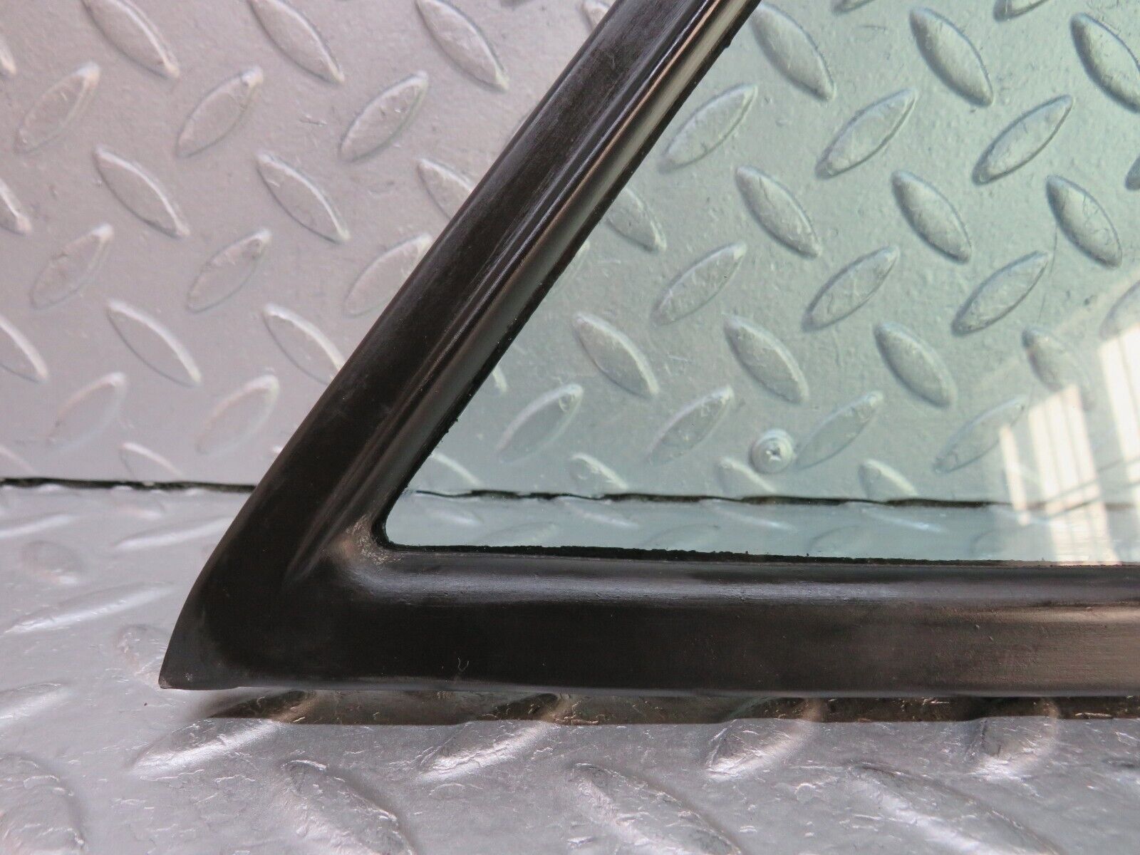 37517 Mercedes-Benz W109 300SEL Rear Left Quarter Window Glass 1087350324