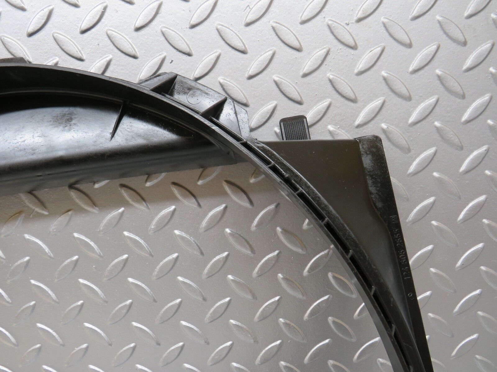 25684 Mercedes-Benz W124 280E Radiator Fan Shroud Fan Cover Ring 1245052655