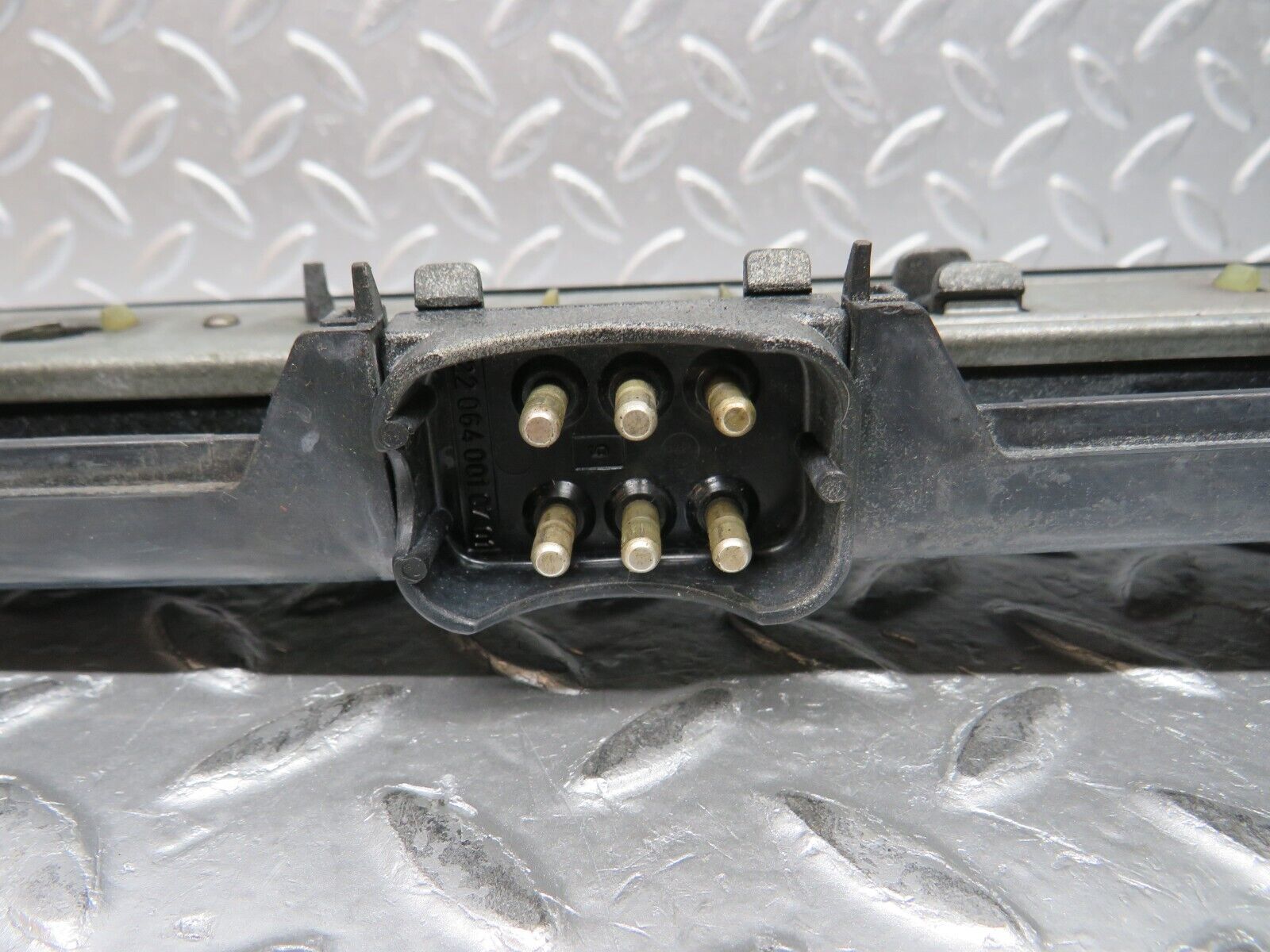 0105 Mercedes-Benz W123 Tail Light Bulb Holder Right Side 22064R