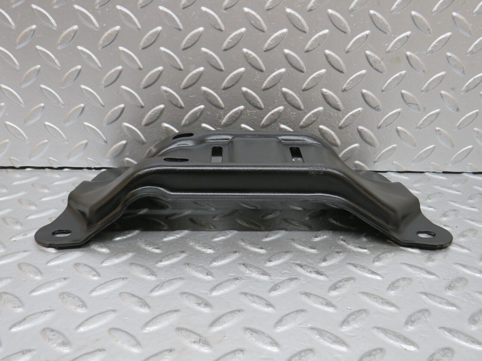 27905 Mercedes-Benz W123 280E Gearbox Mount Bracket