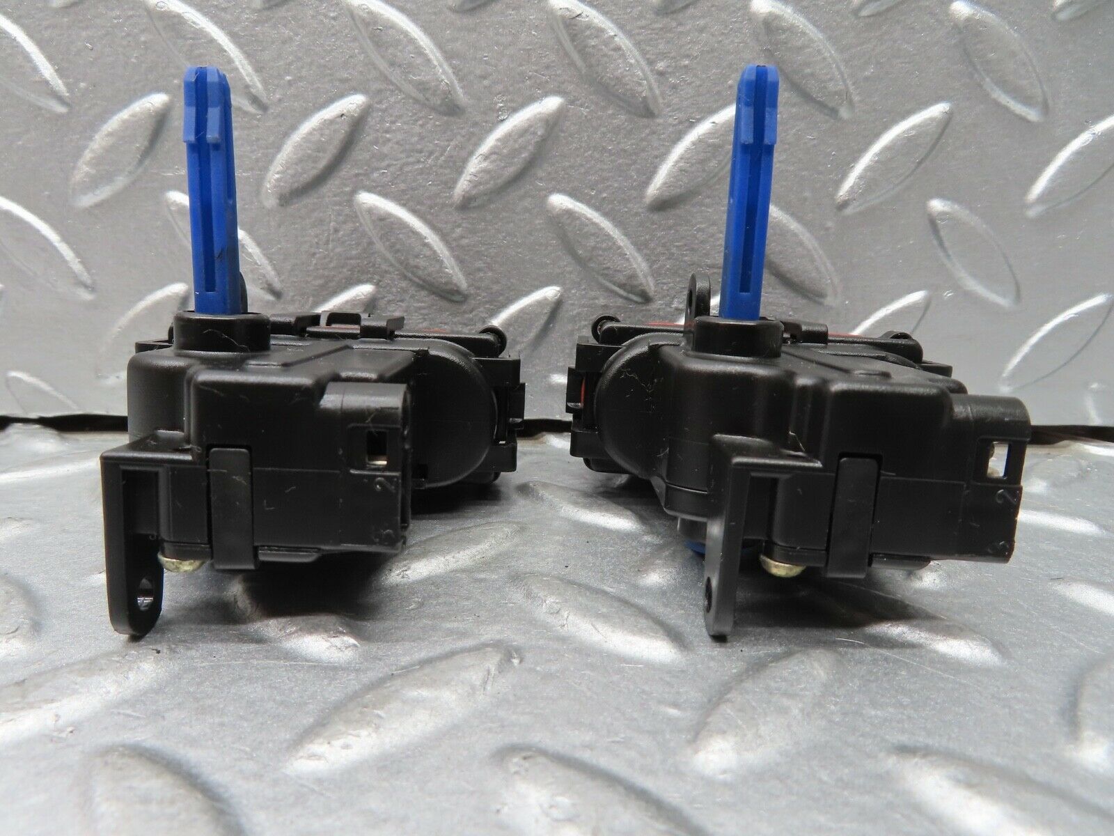 20189 Mercedes-Benz R129 300SL Coupe Heater Box Vacuum Actuator 2pcs