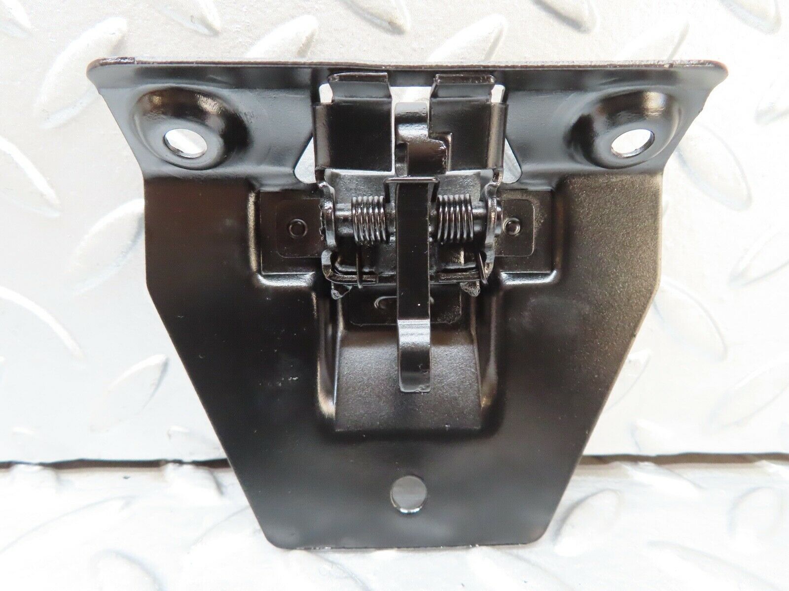 17610 Mercedes-Benz W116 450SEL Trunk Boot Lock Latch 1137500285