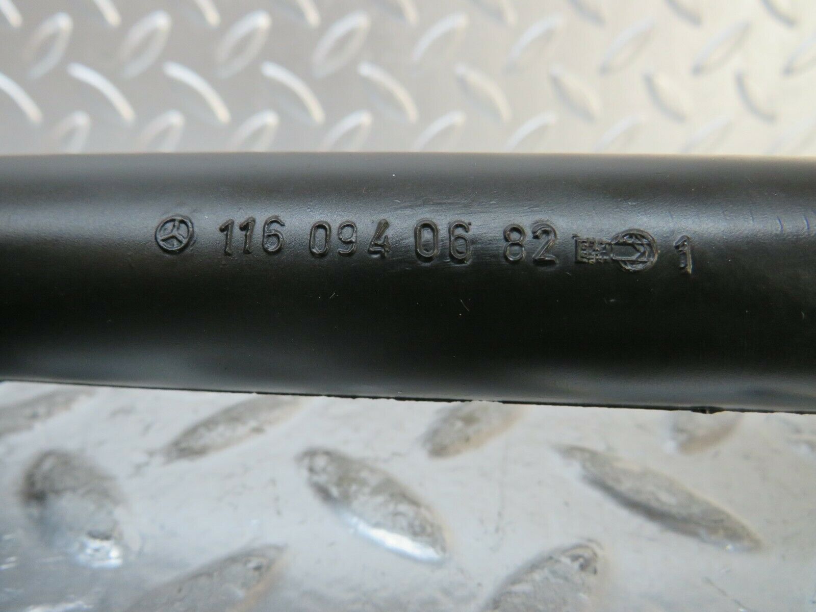 23859 Mercedes-Benz C107 450SLC Air Intake Breather Hose 1160940482 1160940682