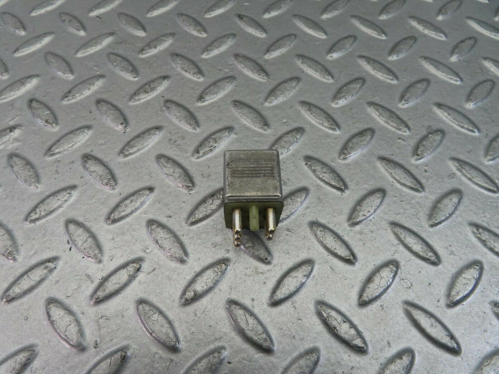 9424 Mercedes-Benz C124 300CE Coupe Multi Purpose Relay 0015420219