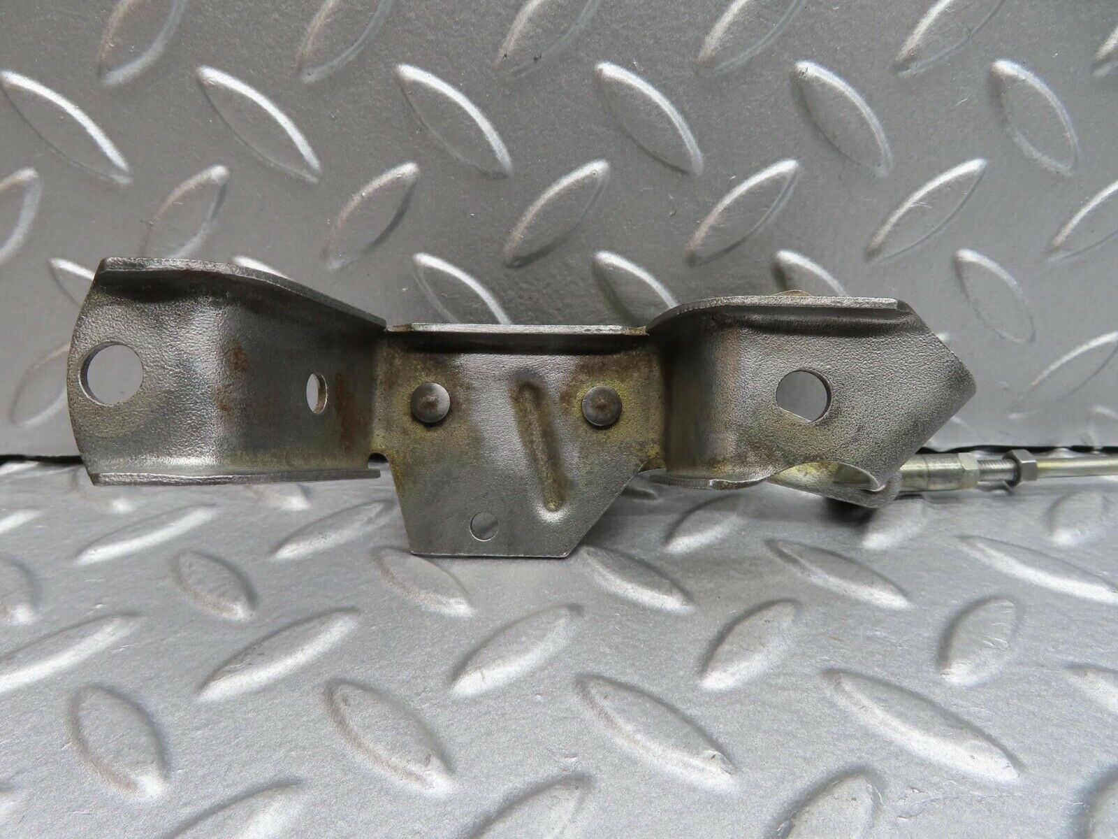 14425 Mercedes-Benz W116 350SE Throttle Linkage