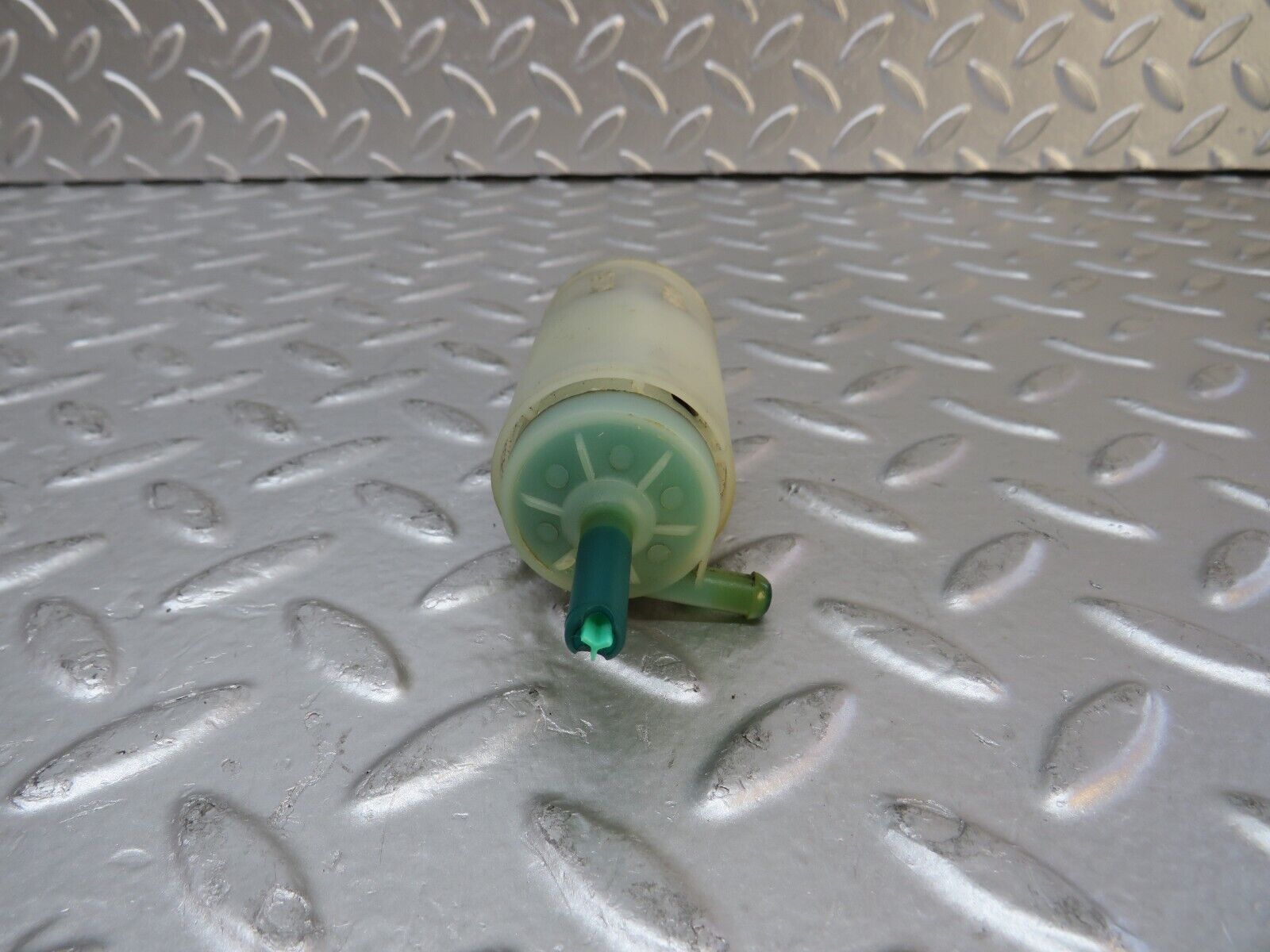 29844 Mercedes-Benz W123 230E Windscreen Washer Pump