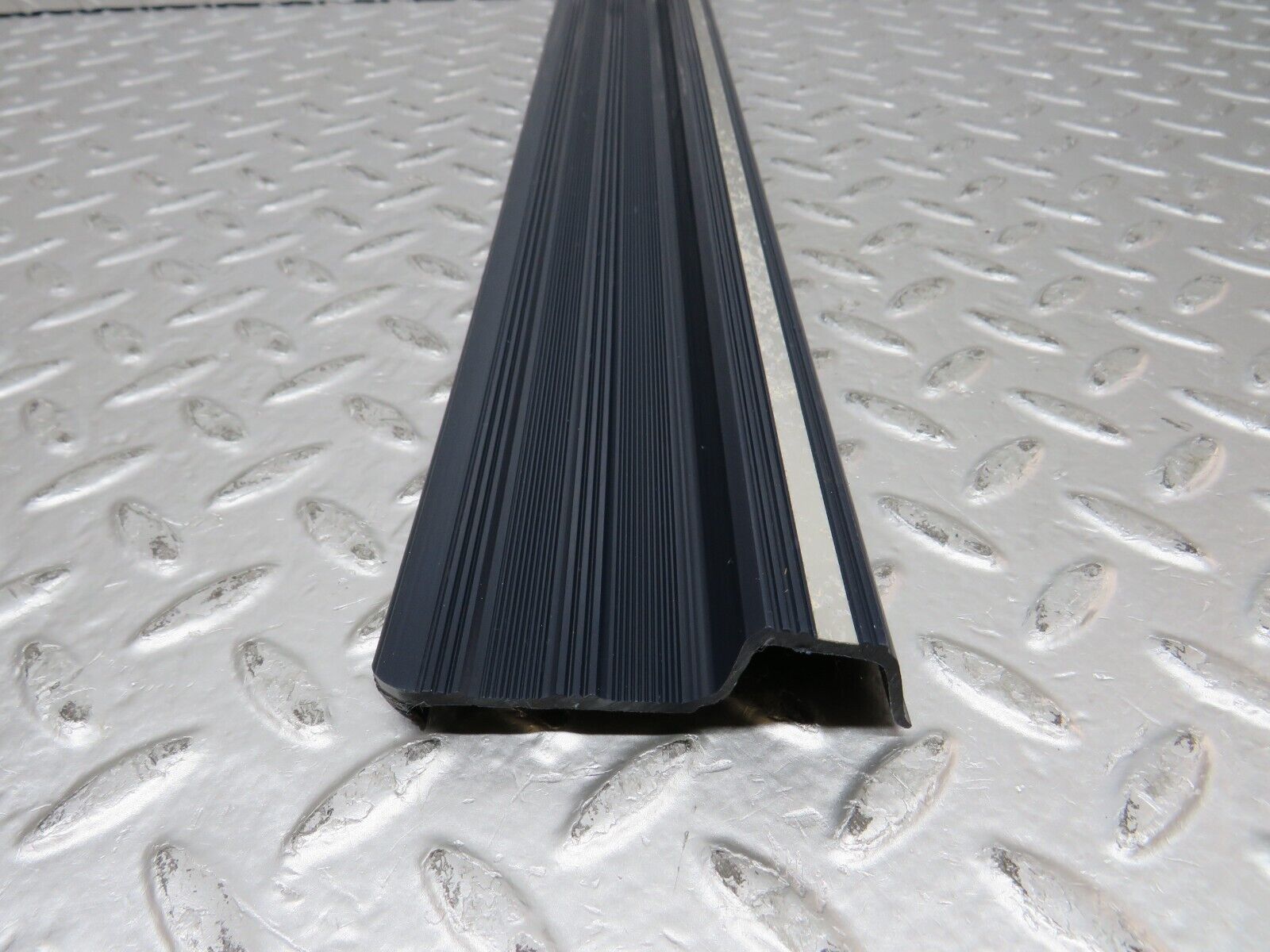 31960 Mercedes-Benz W123 230E Rear Right Door Sill Trim Blue