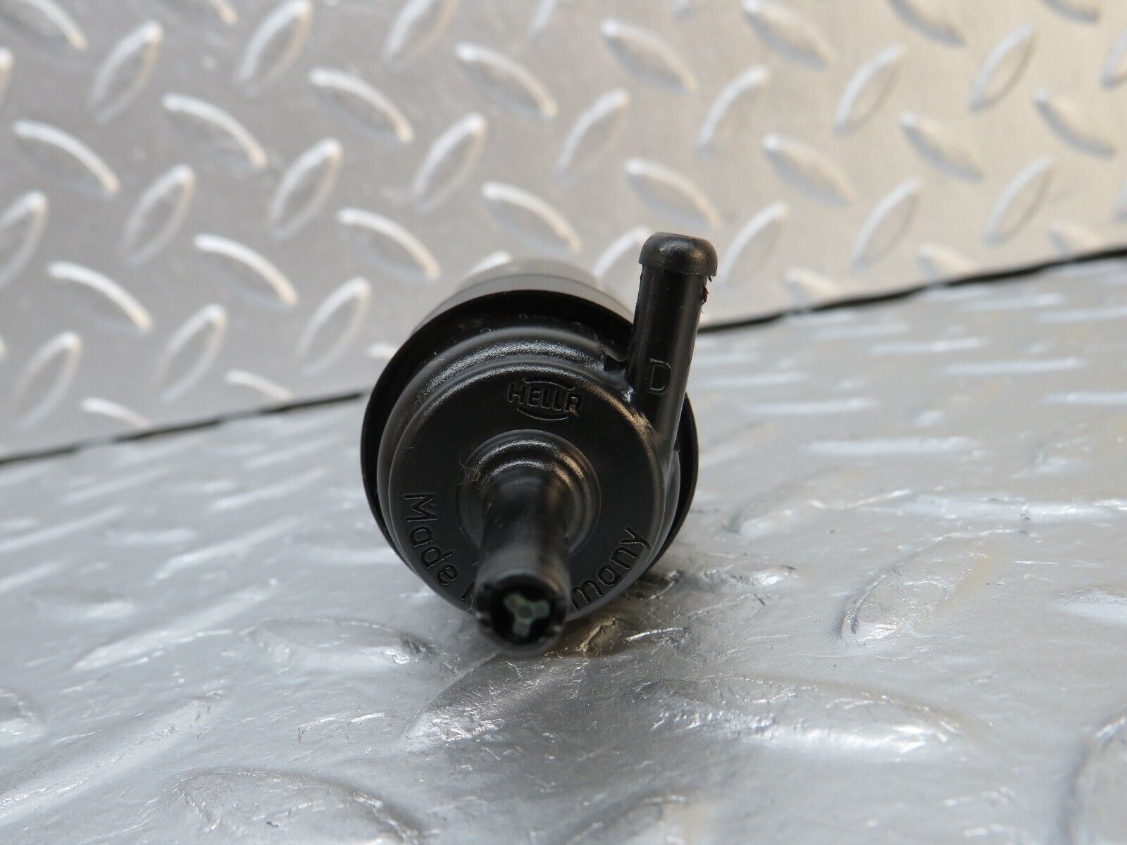 32418 Mercedes-Benz S124 300TE Wagon Windscreen Washer Pump Hella 1248690221