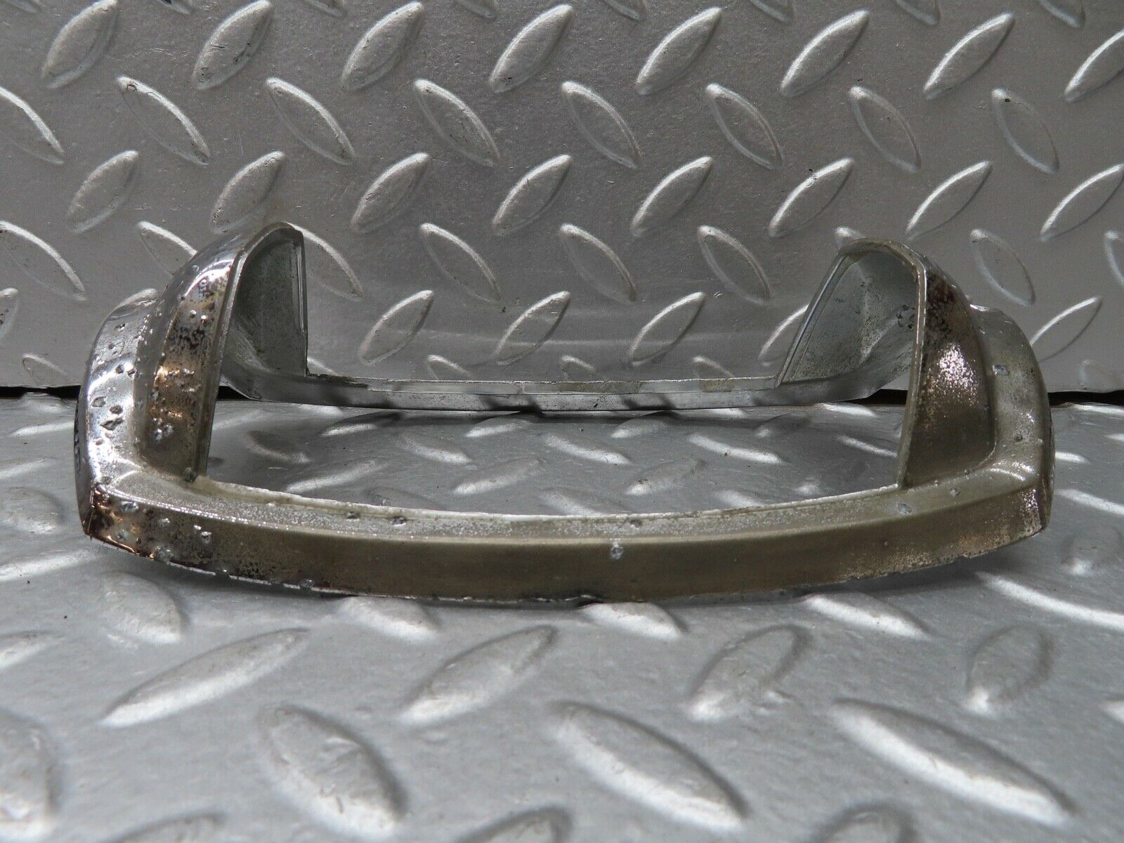 18665 Mercedes-Benz W120 W121 Ponton Tail Light Chrome Frame