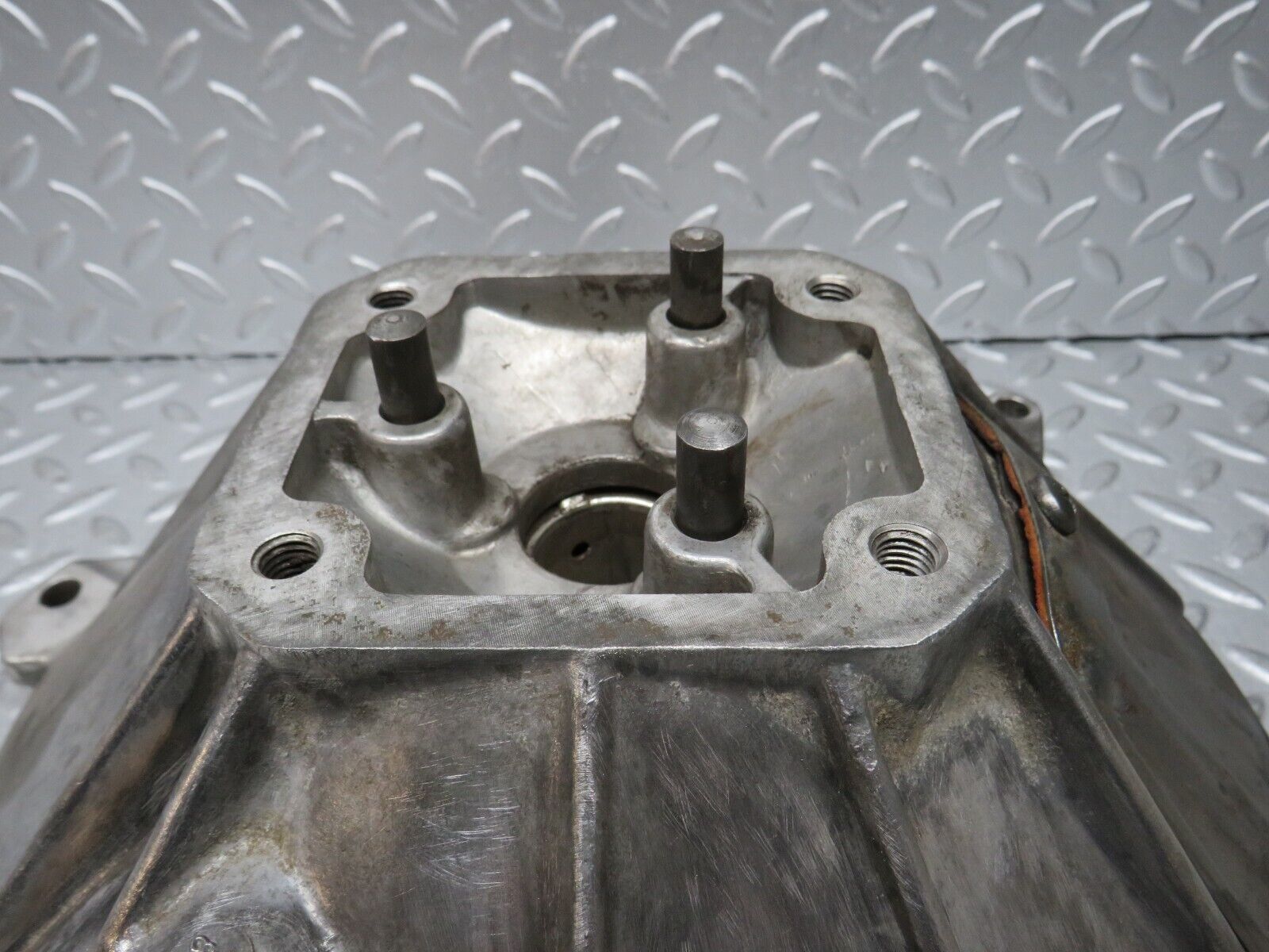 30101 Porsche 924 Clutch Bell Housing 477521111