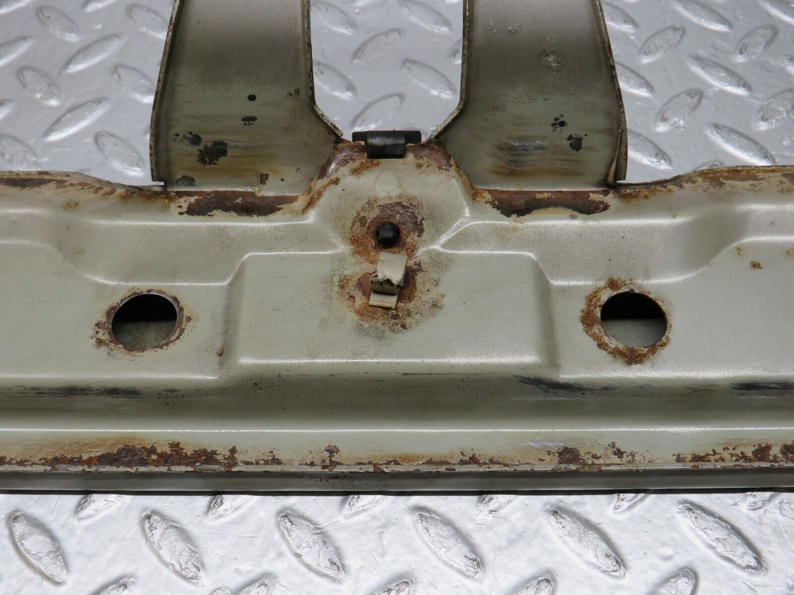 39440 Mercedes-Benz R129 320SL Coupe Bonnet Lock Carrier Panel 2105844217