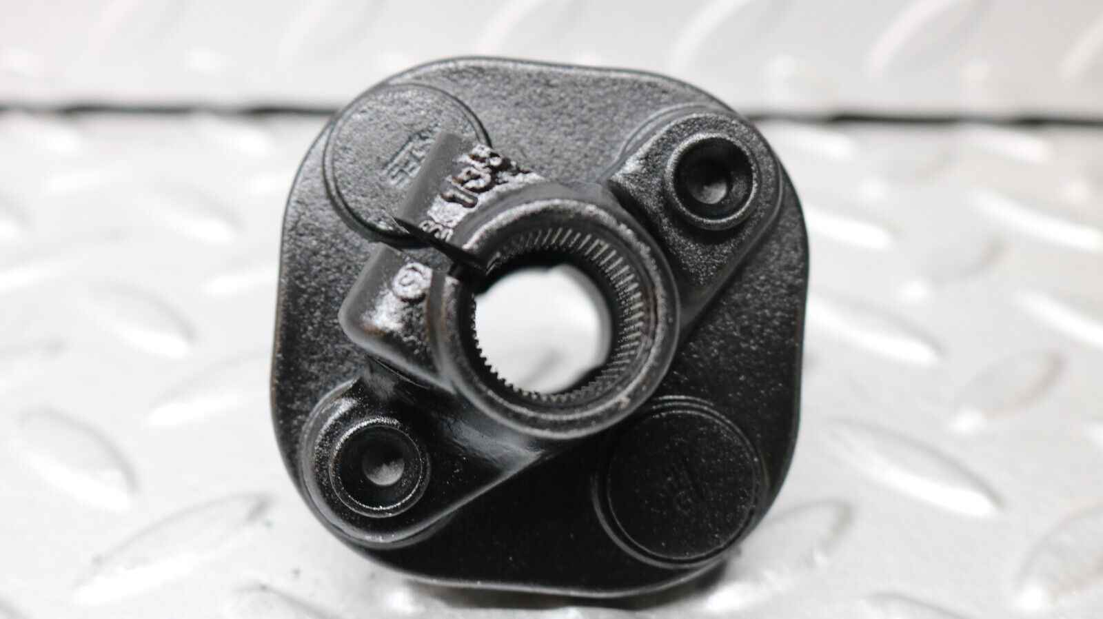 37243 Mercedes-Benz C126 420SEC Coupe Steering Column Lower Shaft Connector 12646201