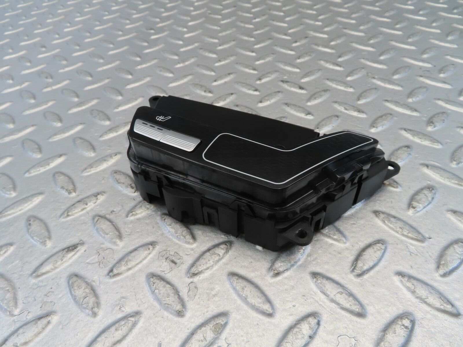 11095 Mercedes-Benz W221 S320 Rear Right Seat Switch 2218700158