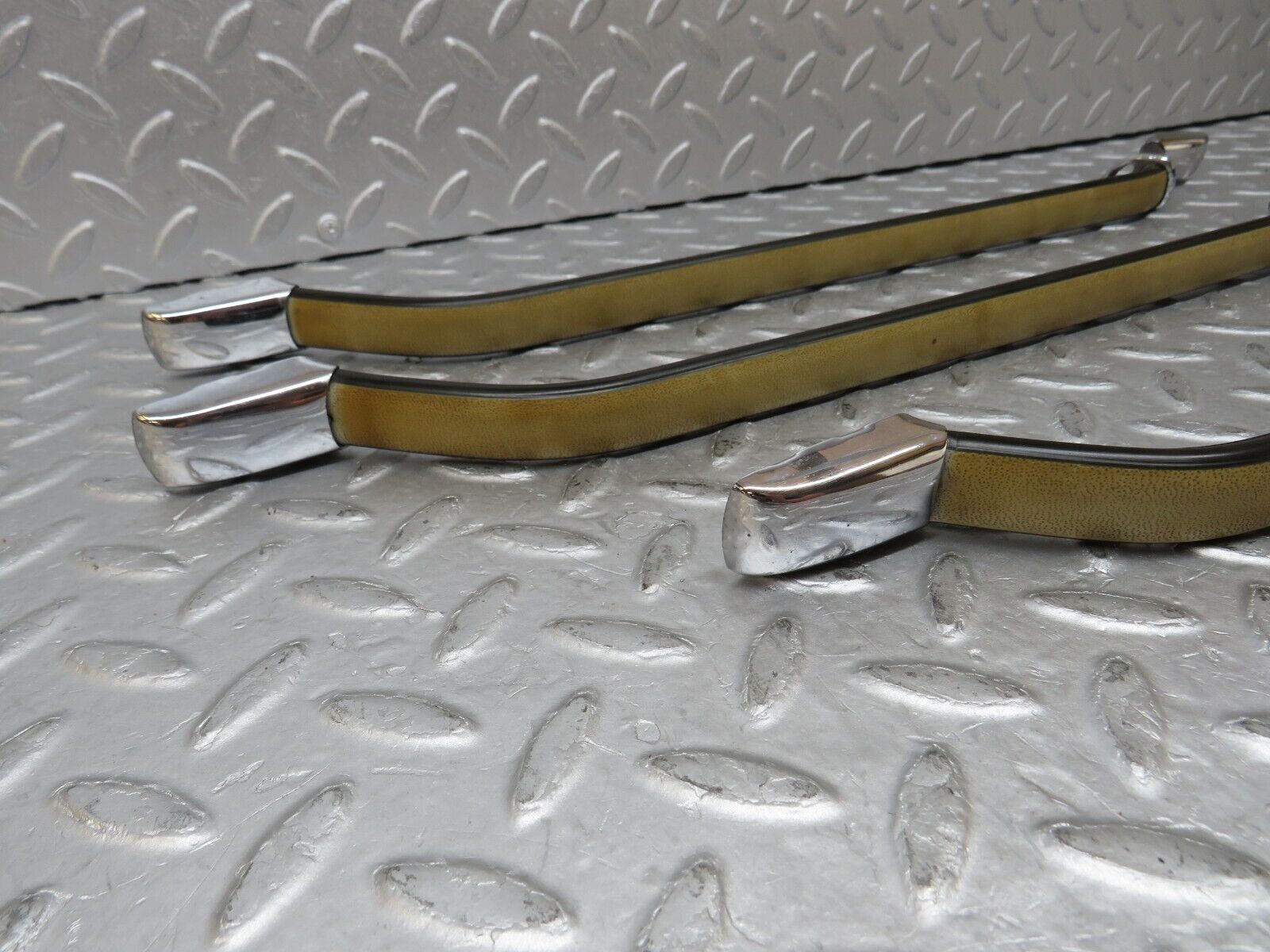 35721 Mercedes-Benz W108 Interior Roof Grab Handle Set Brown