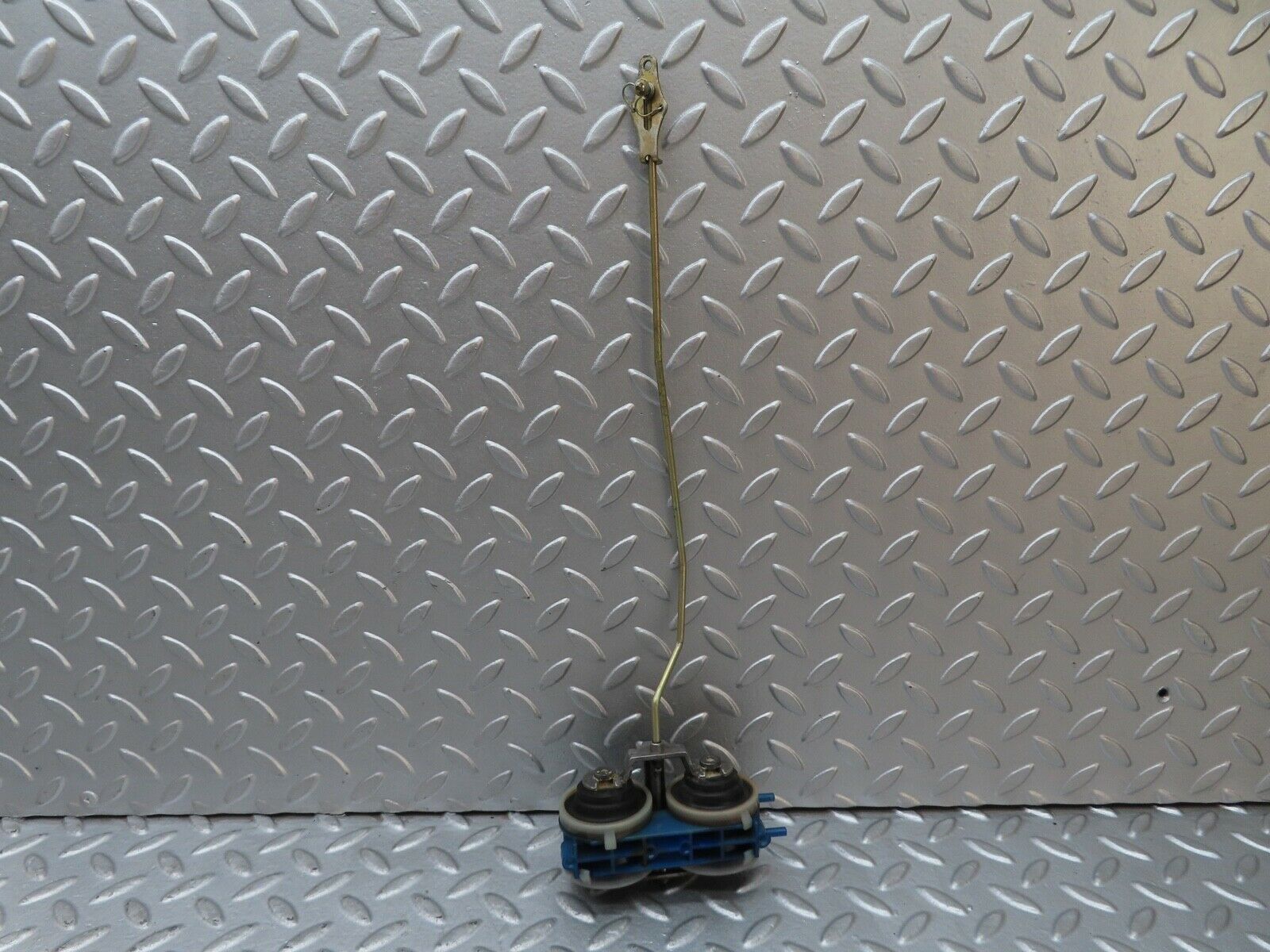 17560 Mercedes-Benz W116 450SEL Rear Right Door Lock Vacuum Actuator