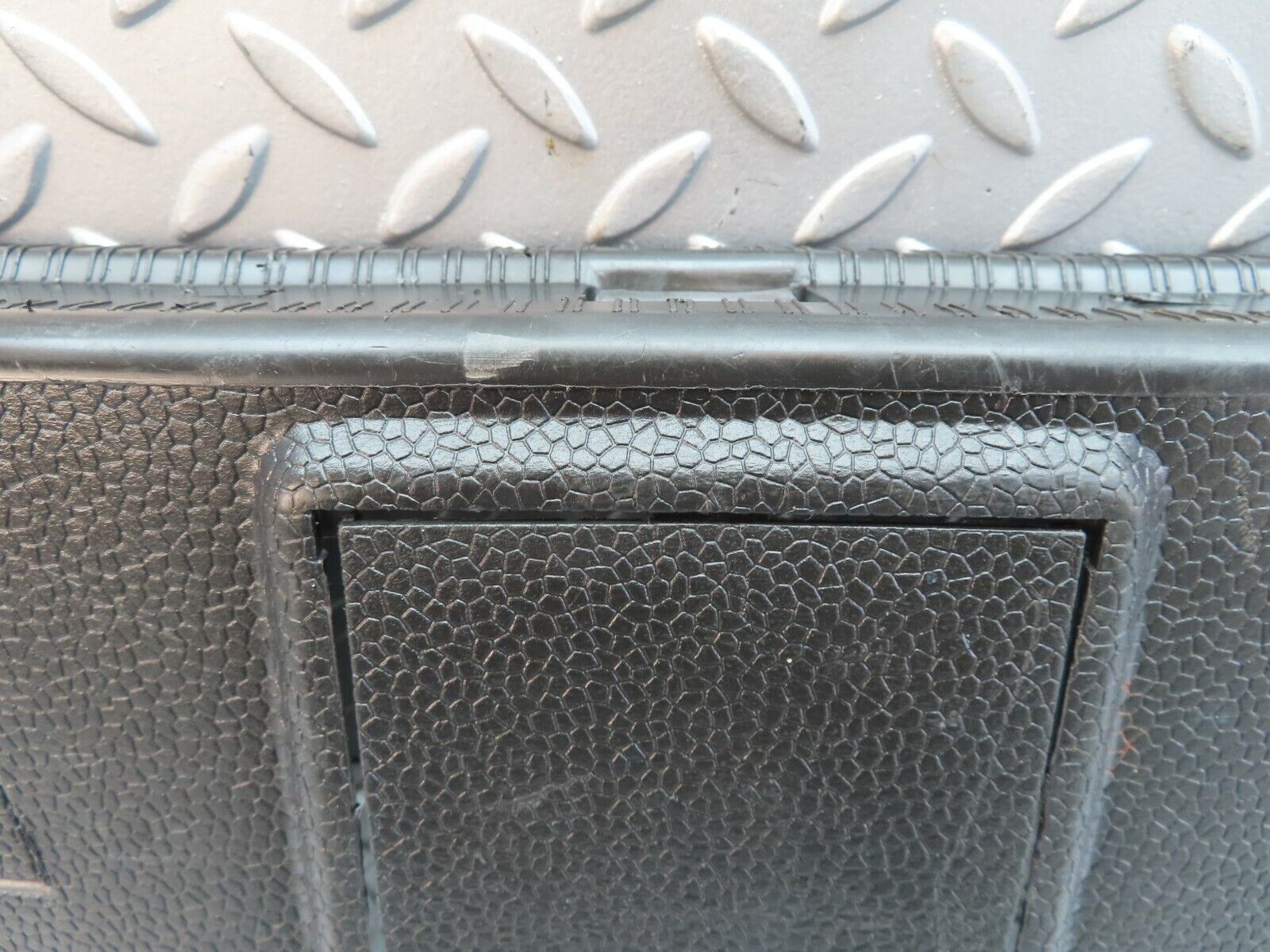 9573 Mercedes-Benz C124 300CE Coupe Trunk Lock Trim Panel 1246940725