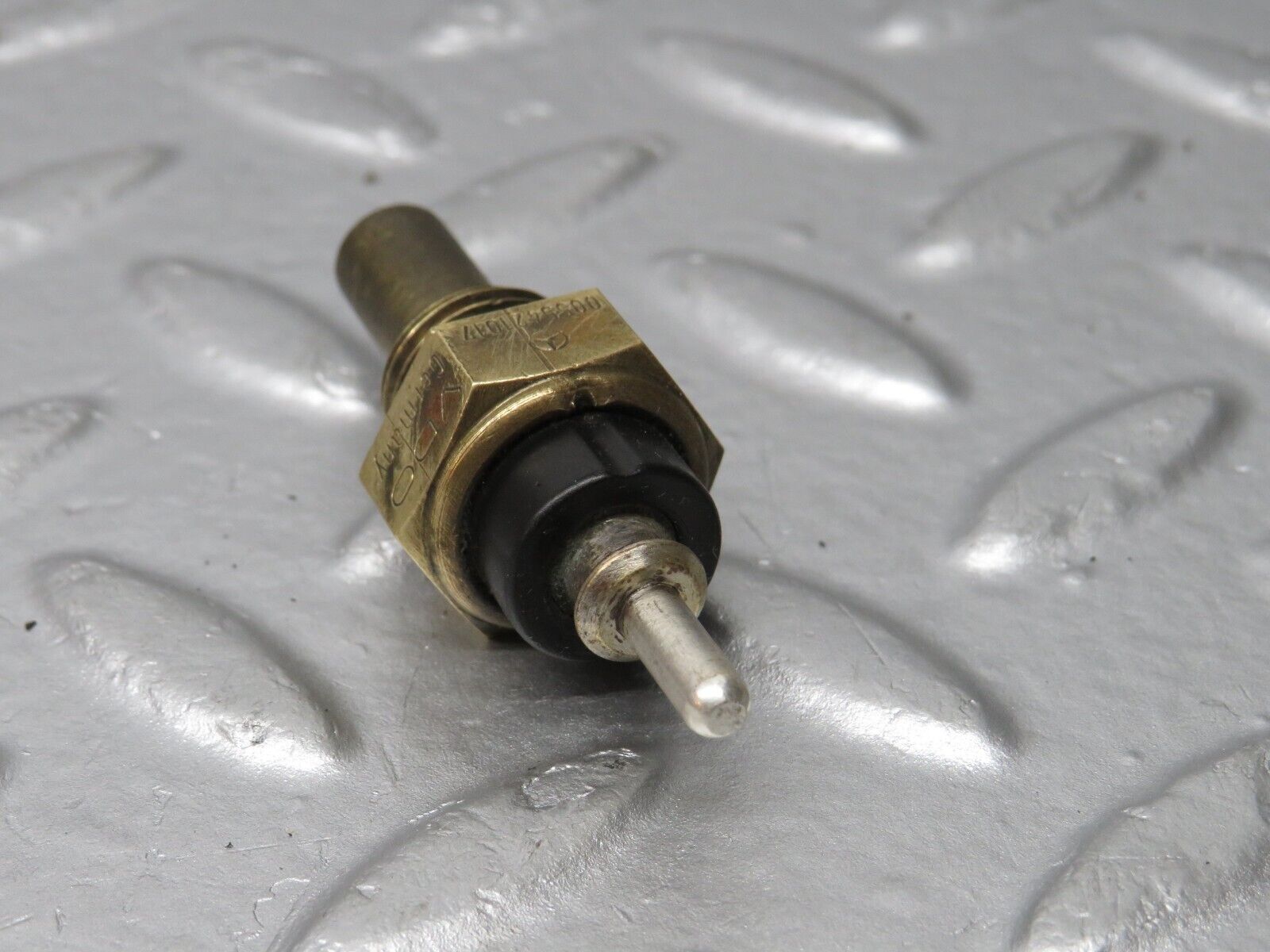 39714 Mercedes-Benz R129 320SL Coupe Coolant Temperature Sensor 0055421017