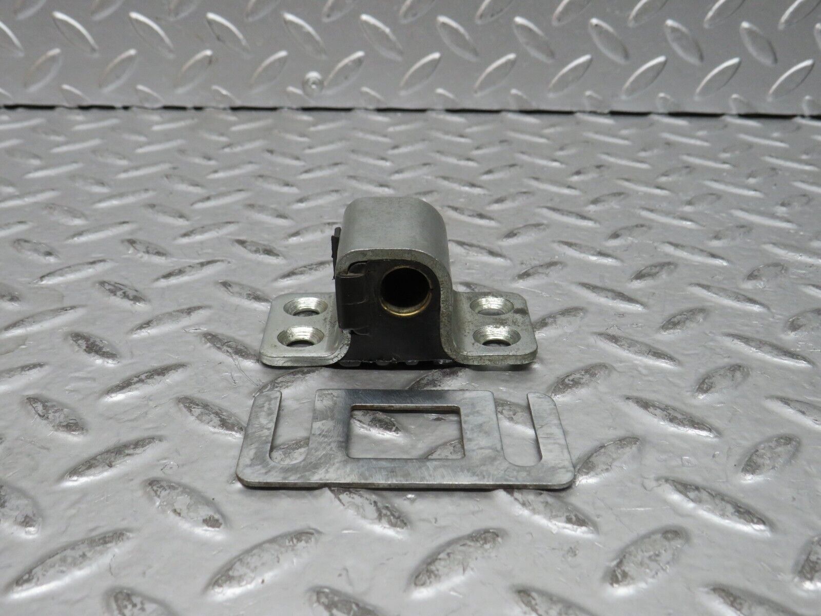 28309 Mercedes-Benz S123 240D Wagon Door Lock Latch Left